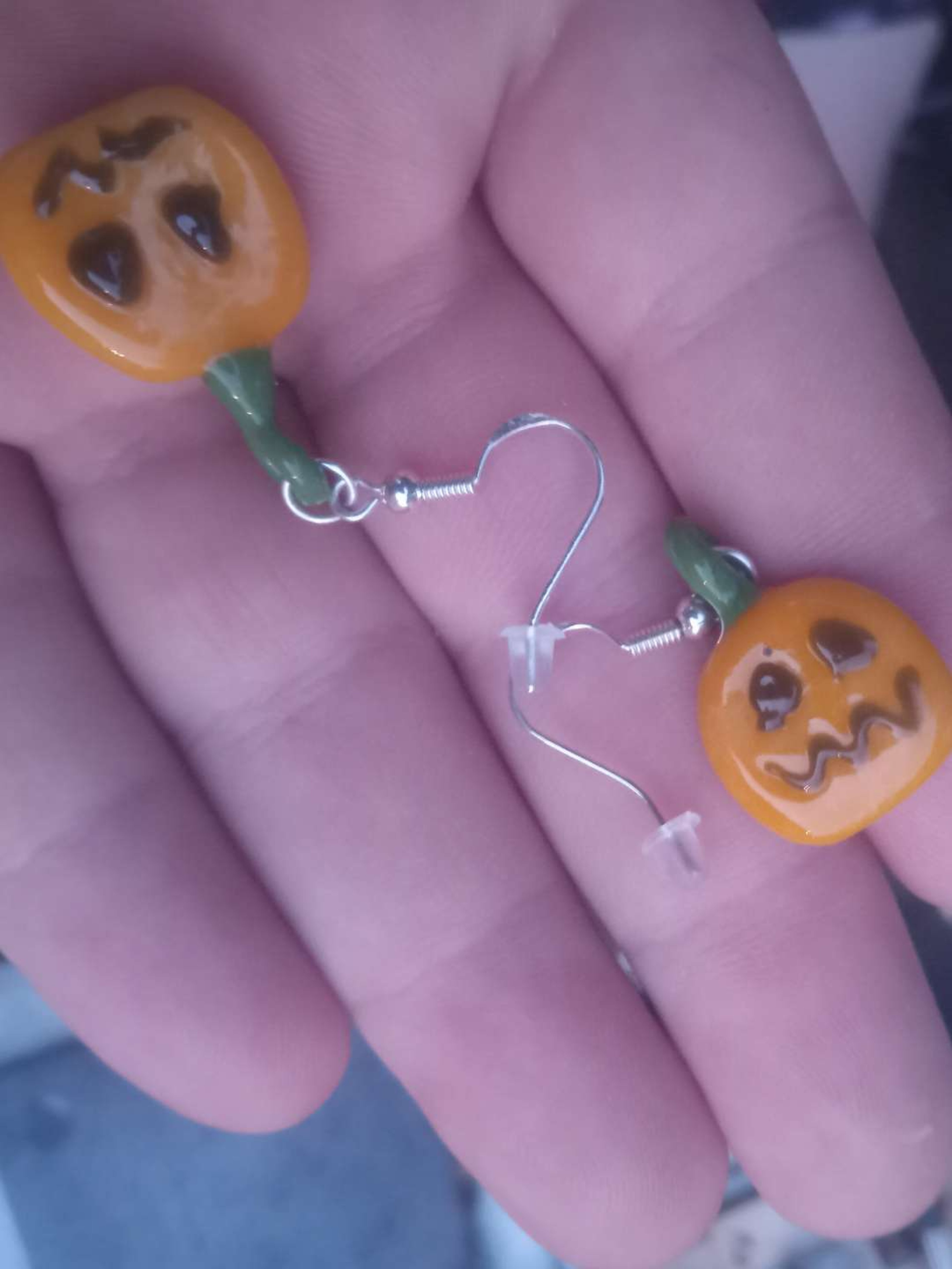 Preview pic of Pumpkin  earrings