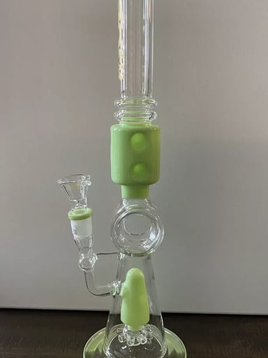 Preview pic of 16" Limelight green bong