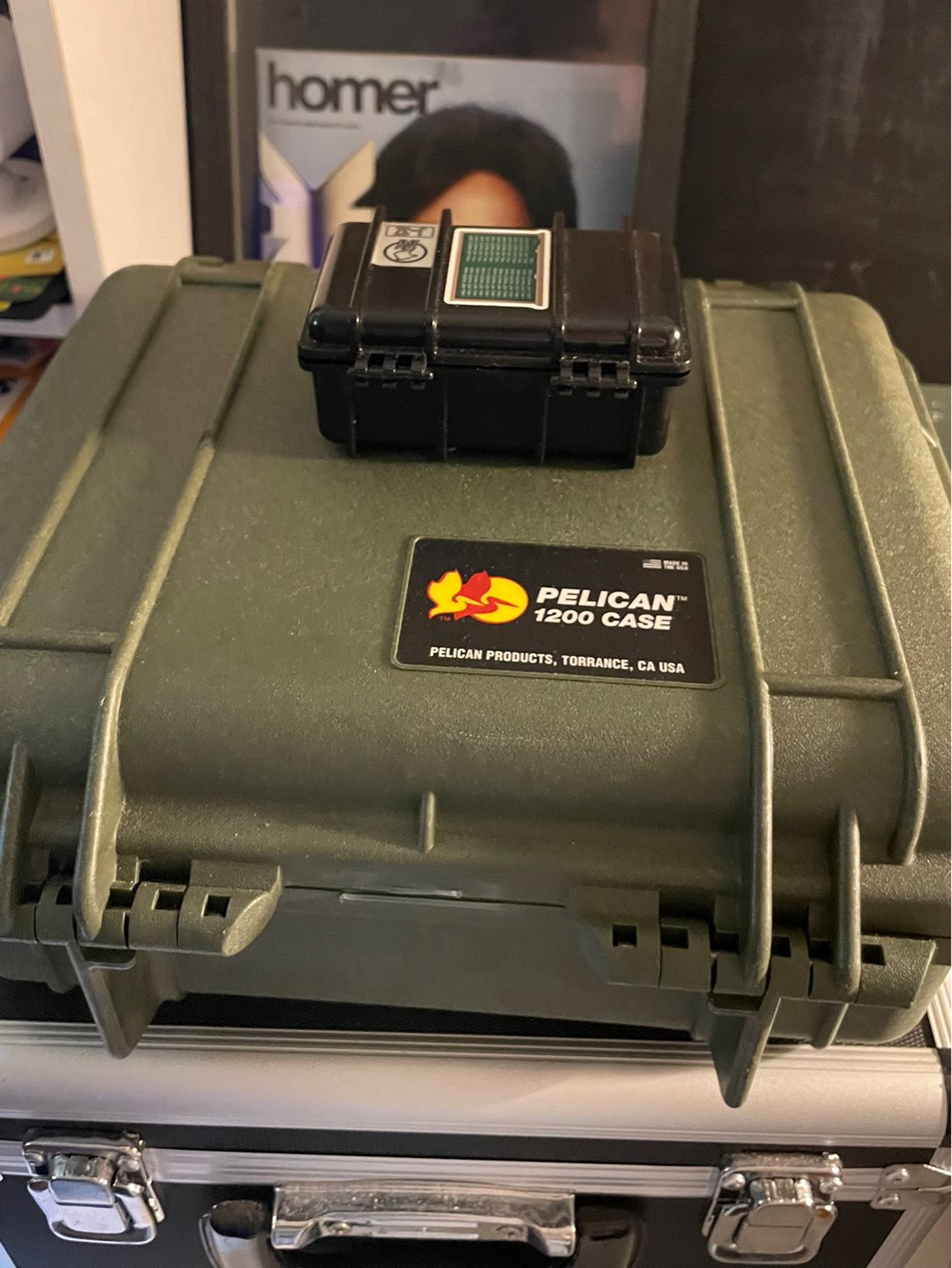 Preview pic of Green Pelican 1200 + J-Z3 mini pelican case.