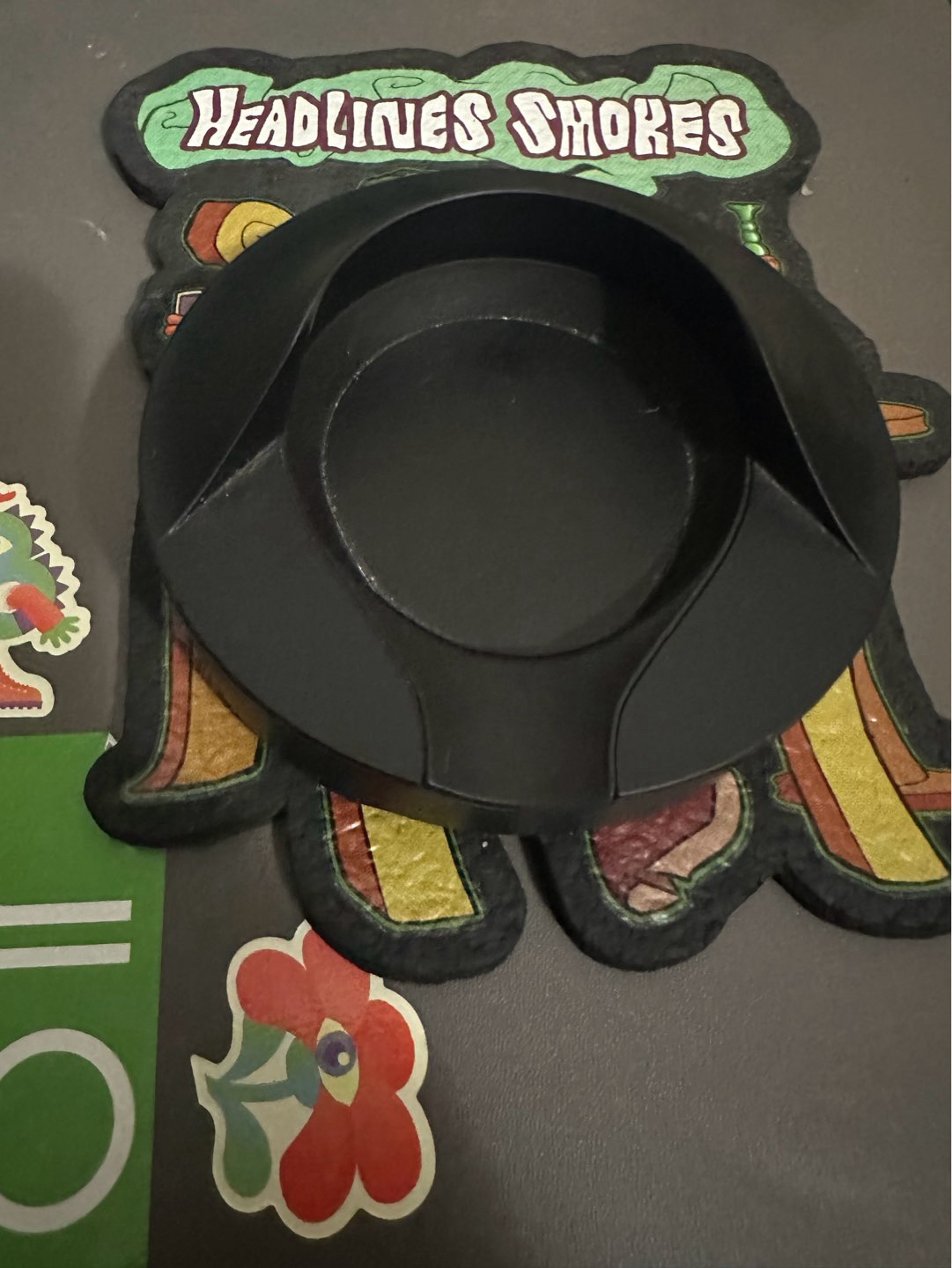 Preview pic of Puffco wireless charging dock