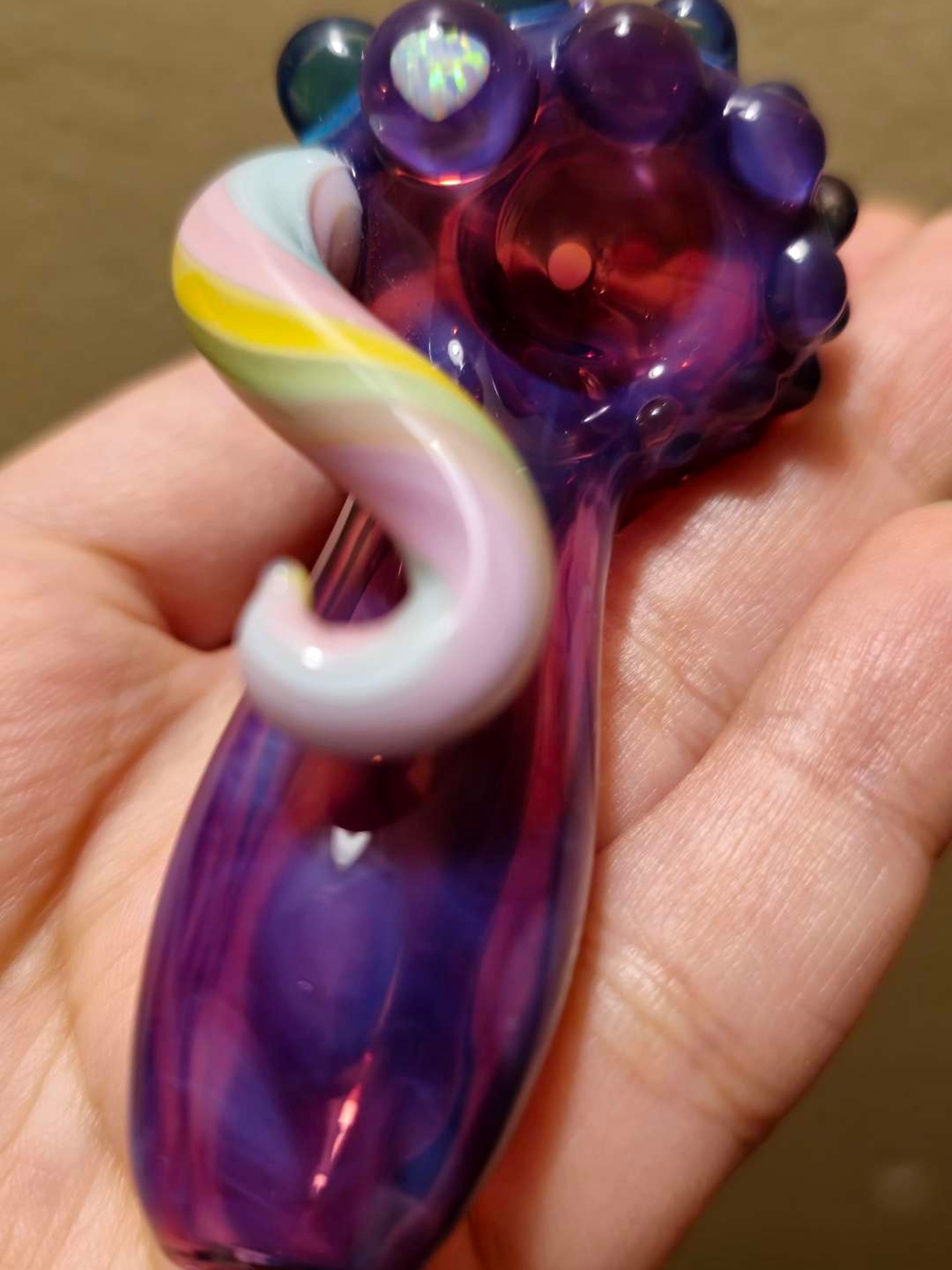 Preview pic of Ishtar glass pocket pipe