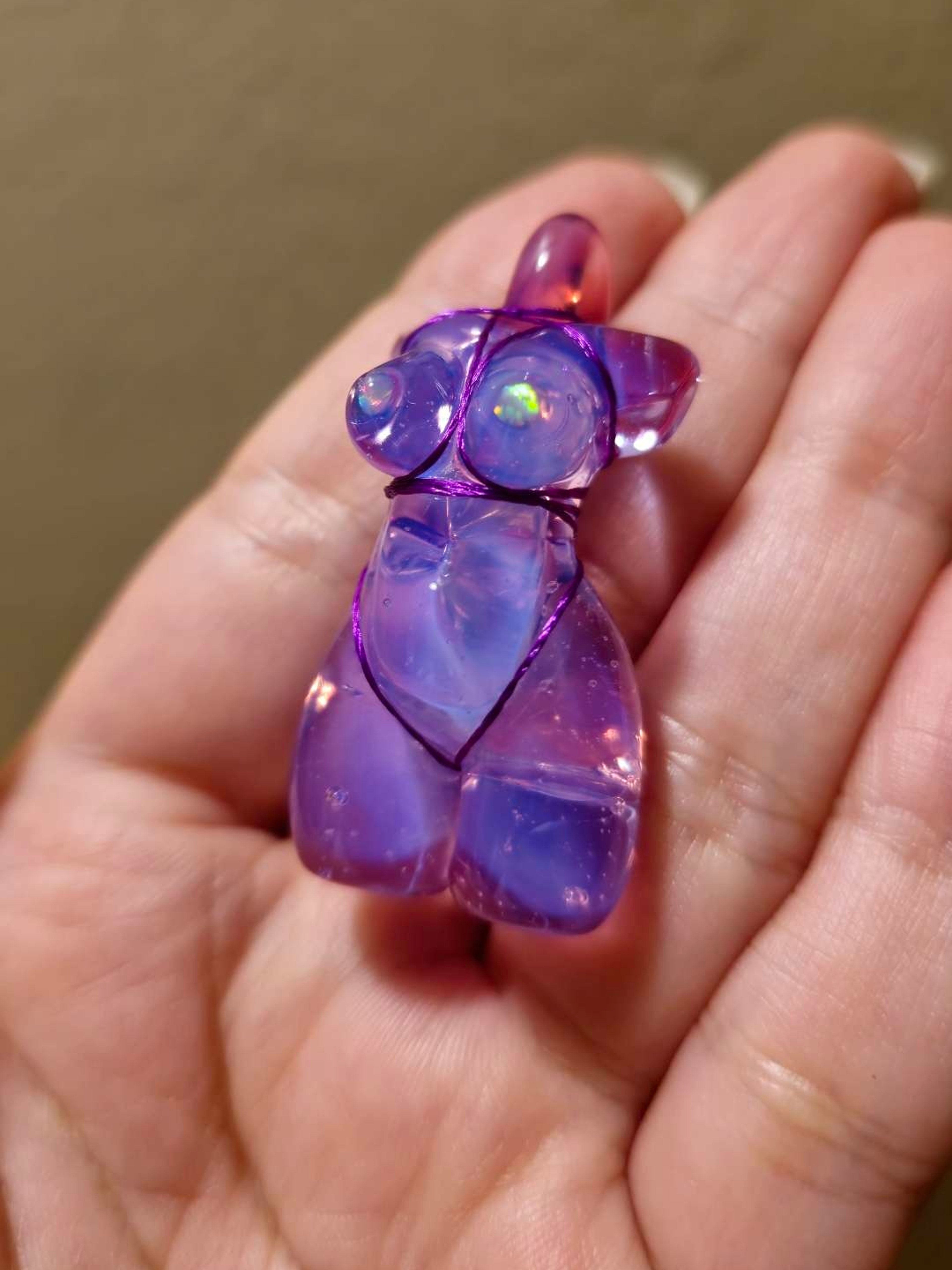 Preview pic of Ishtar glass tied up babe