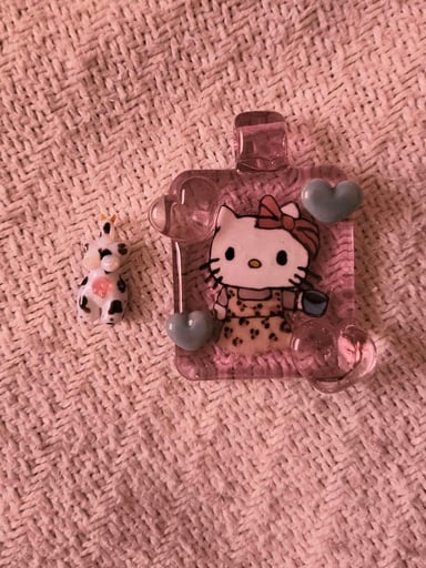 Preview pic of Kushy x Sakibomb hello kitty