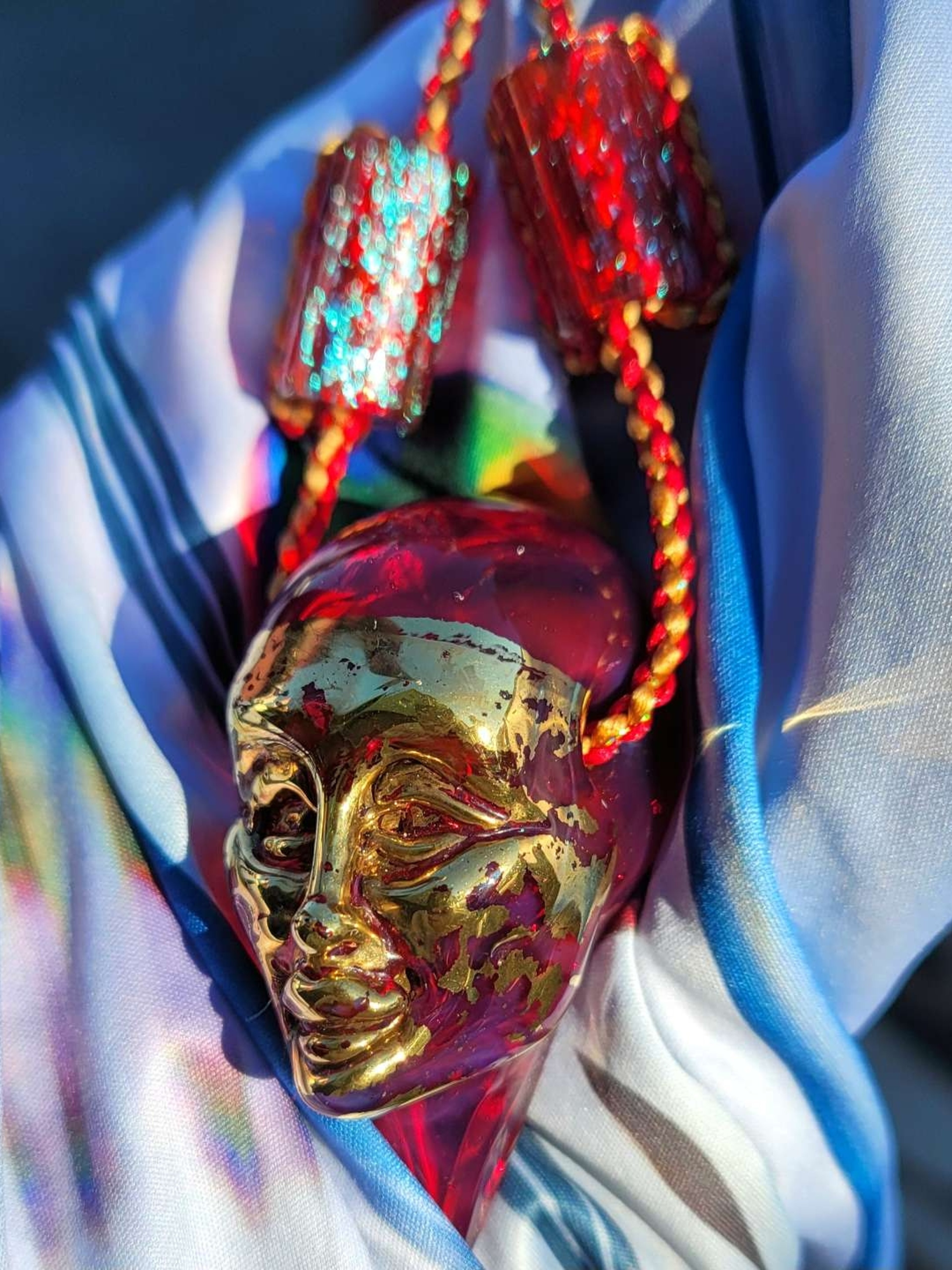 Preview pic of Taffy The Grey Functional Face Pendant