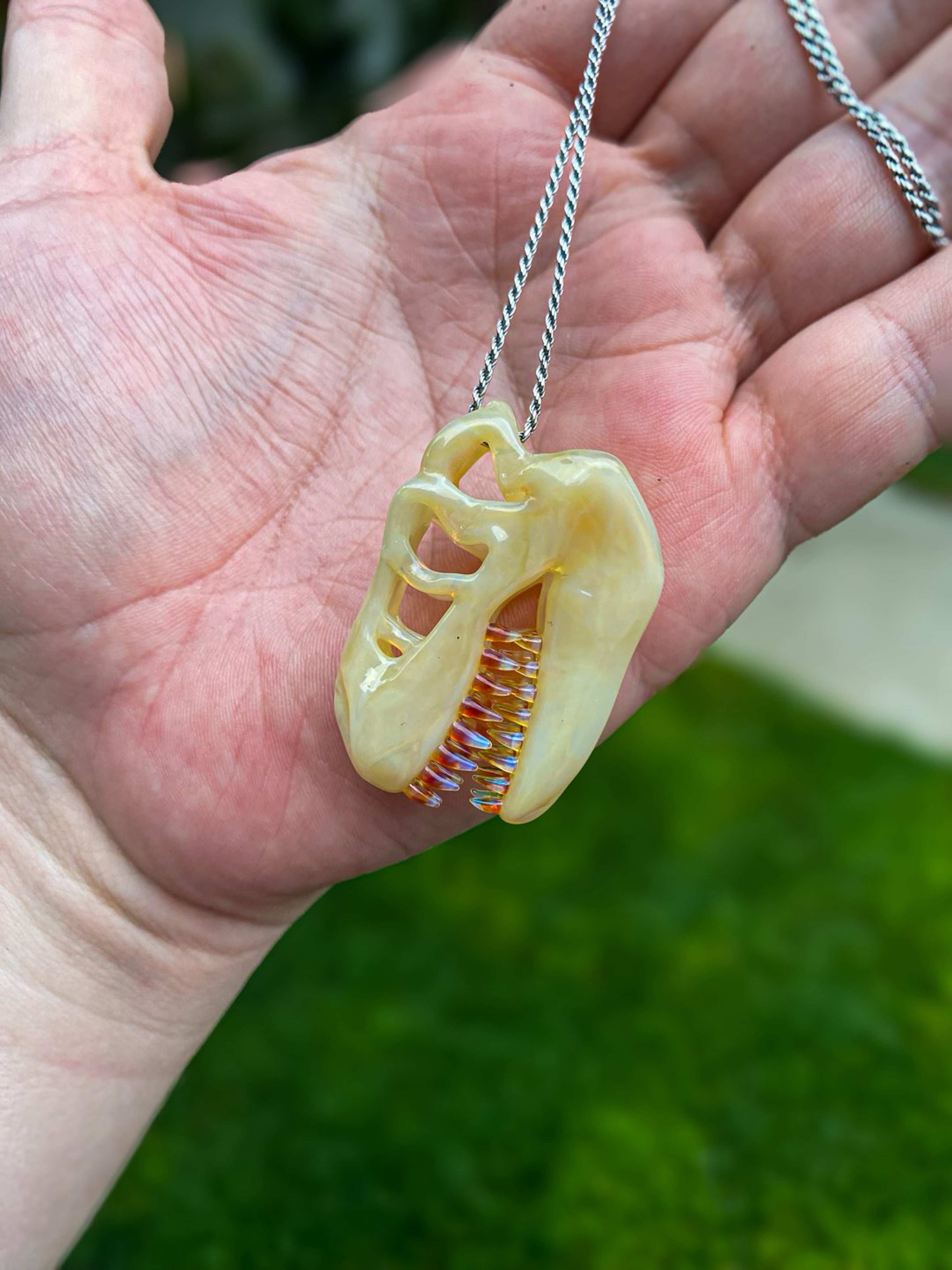 Preview pic of Roe Glass Wood Glue T-Rex Skull