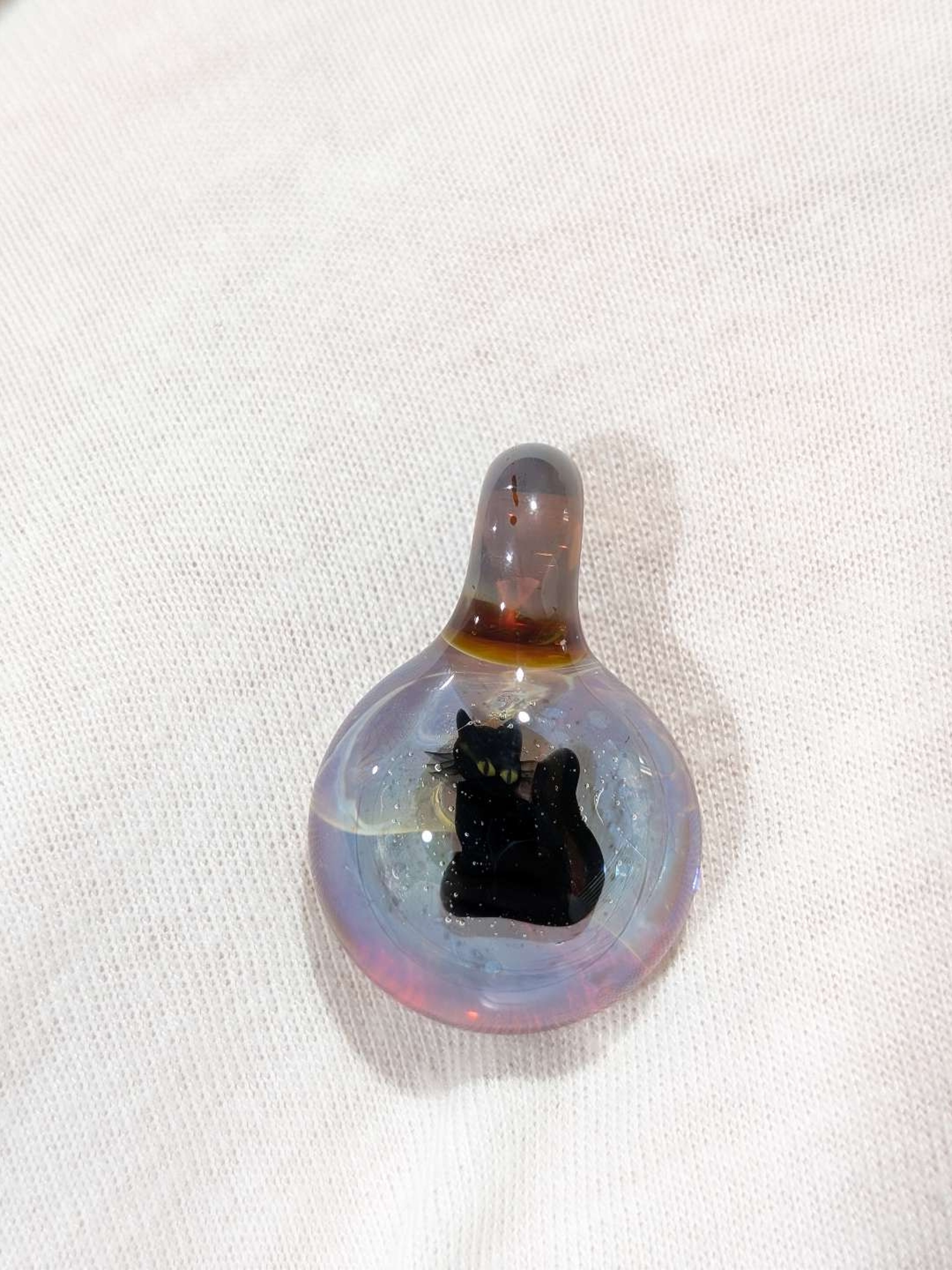 Preview pic of Black 🐈‍⬛ Cat milli/murrine image pendant with UV accent
