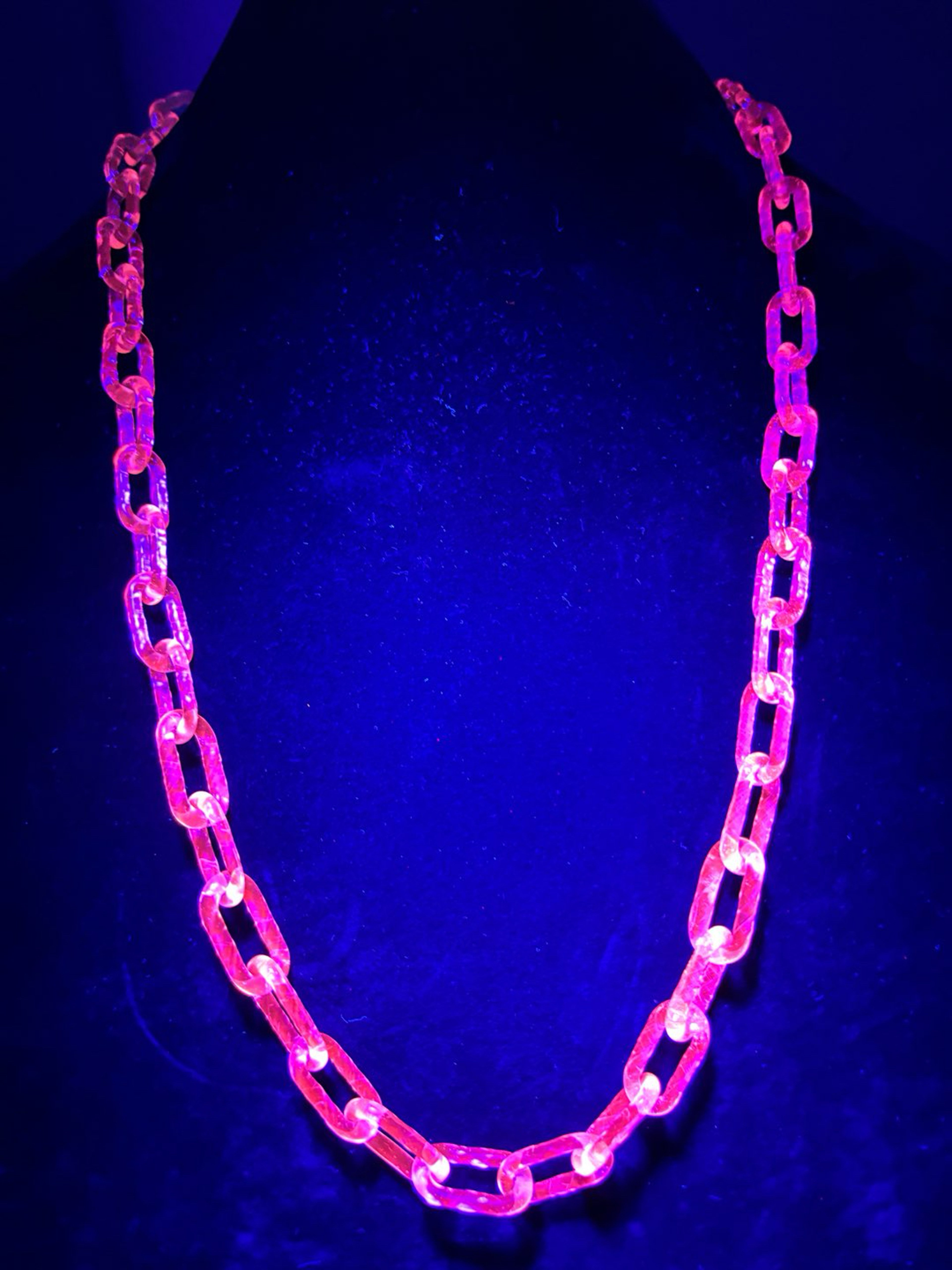 Preview pic of Glass chain necklace