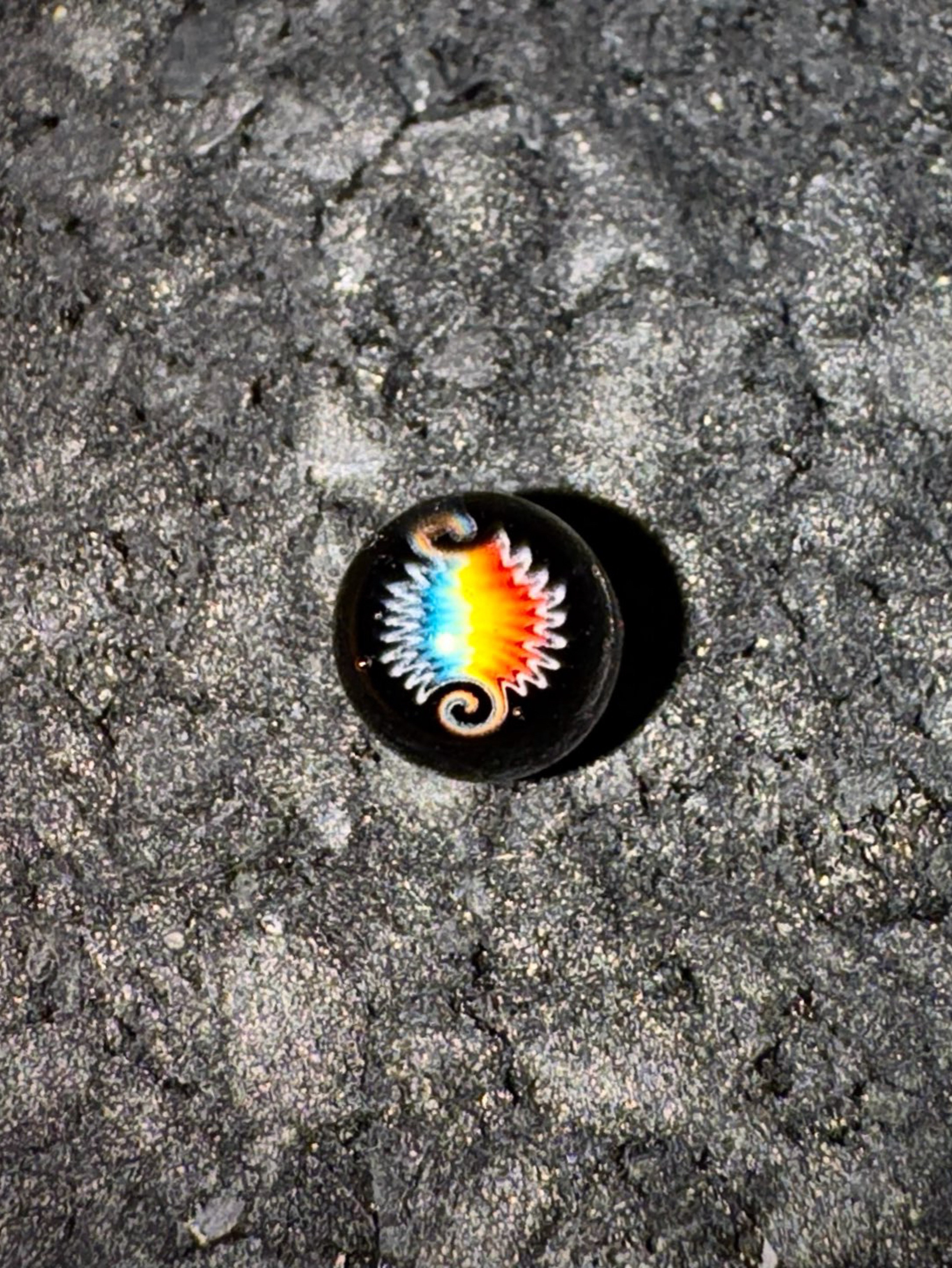 Preview pic of Steve H Glass Rainbow WigWag Over Black 6mm Pearl