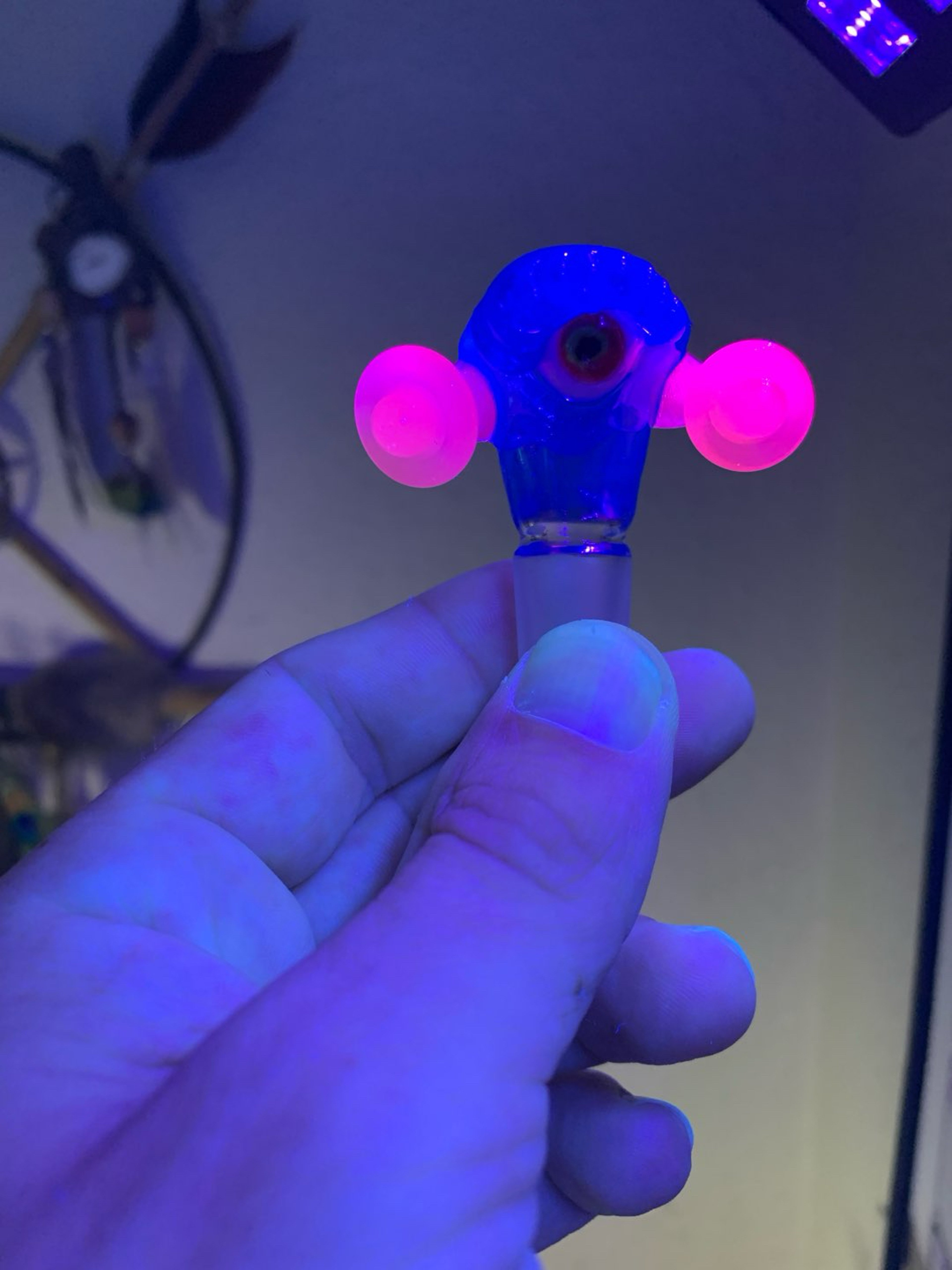 Preview pic of Aloof glass 14mm slide atomic stardust/ glowstick UV