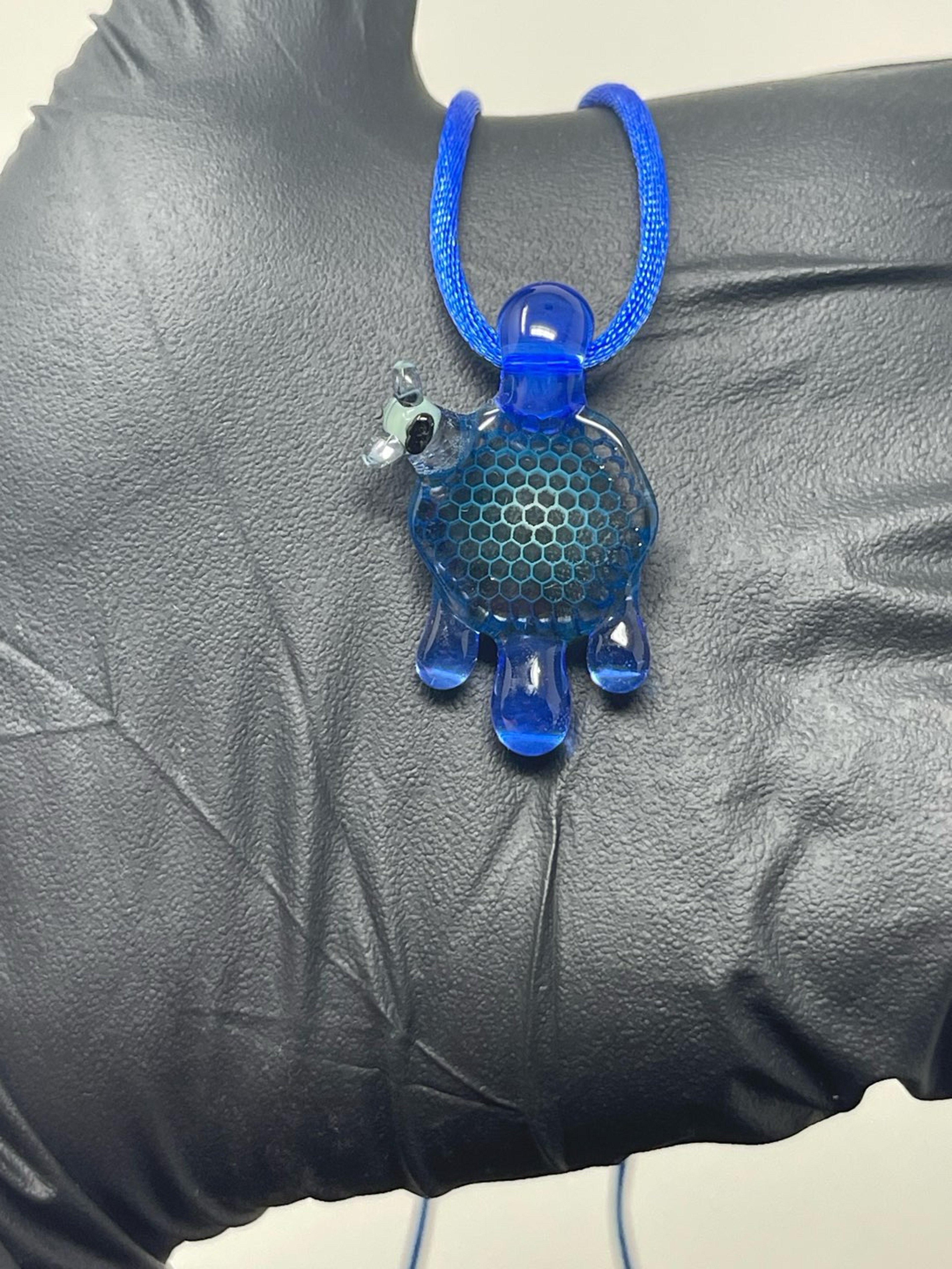 Preview pic of Joe P micro icy honeycomb pendant