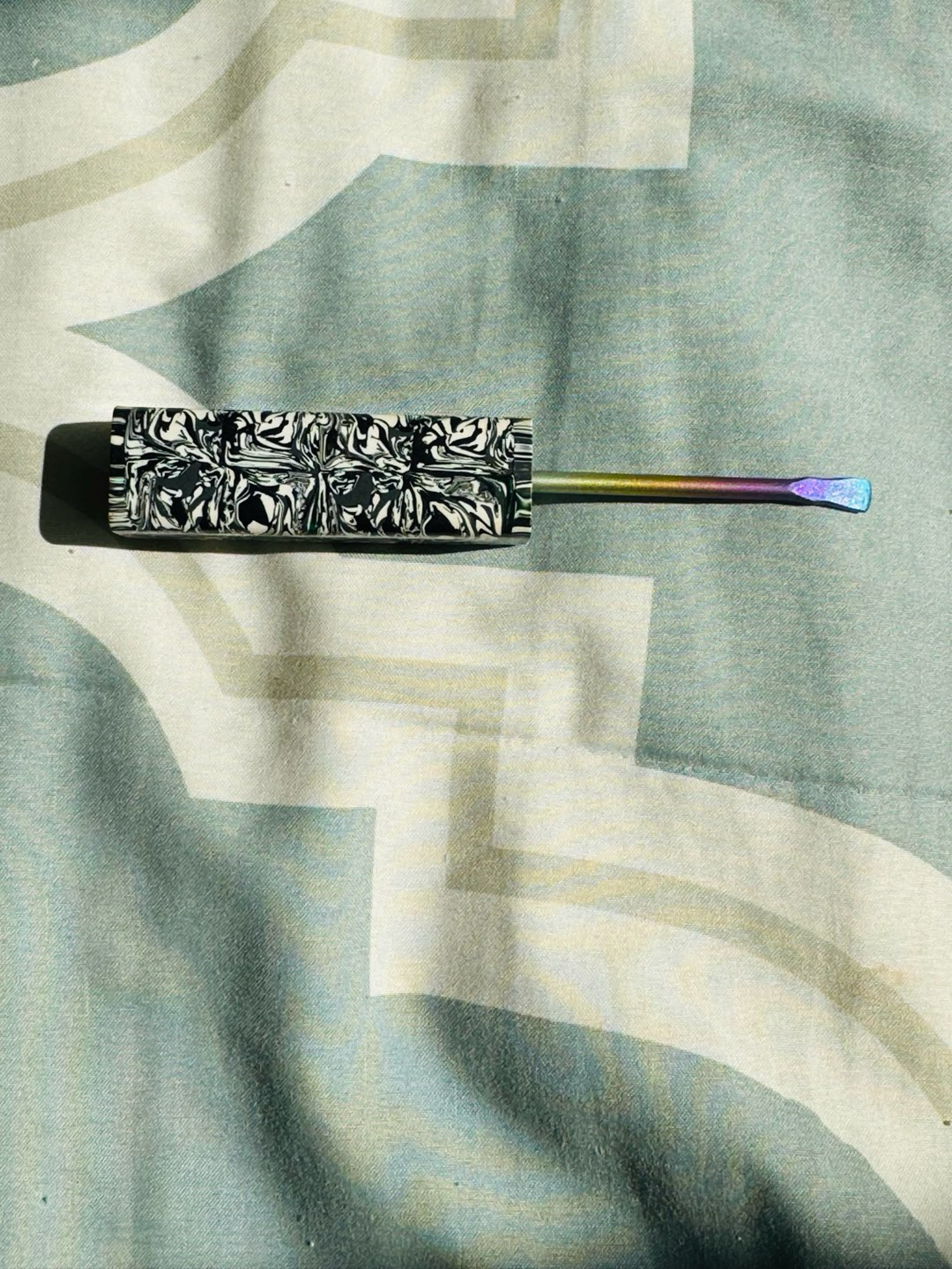 Preview pic of UV reactive TITANIUM ANODIZED dabber