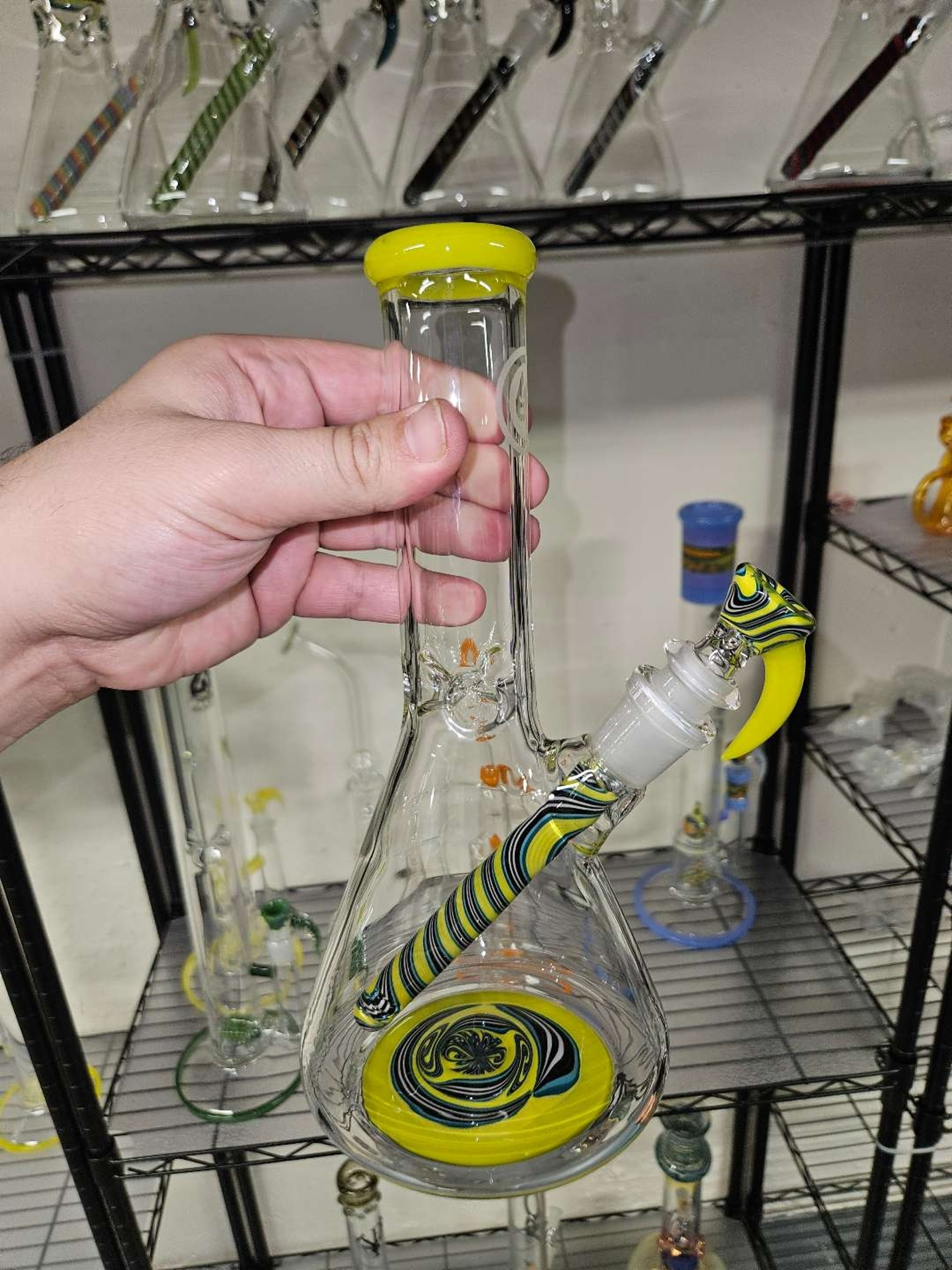Preview pic of Yellow/Green Wig Wag Beaker
