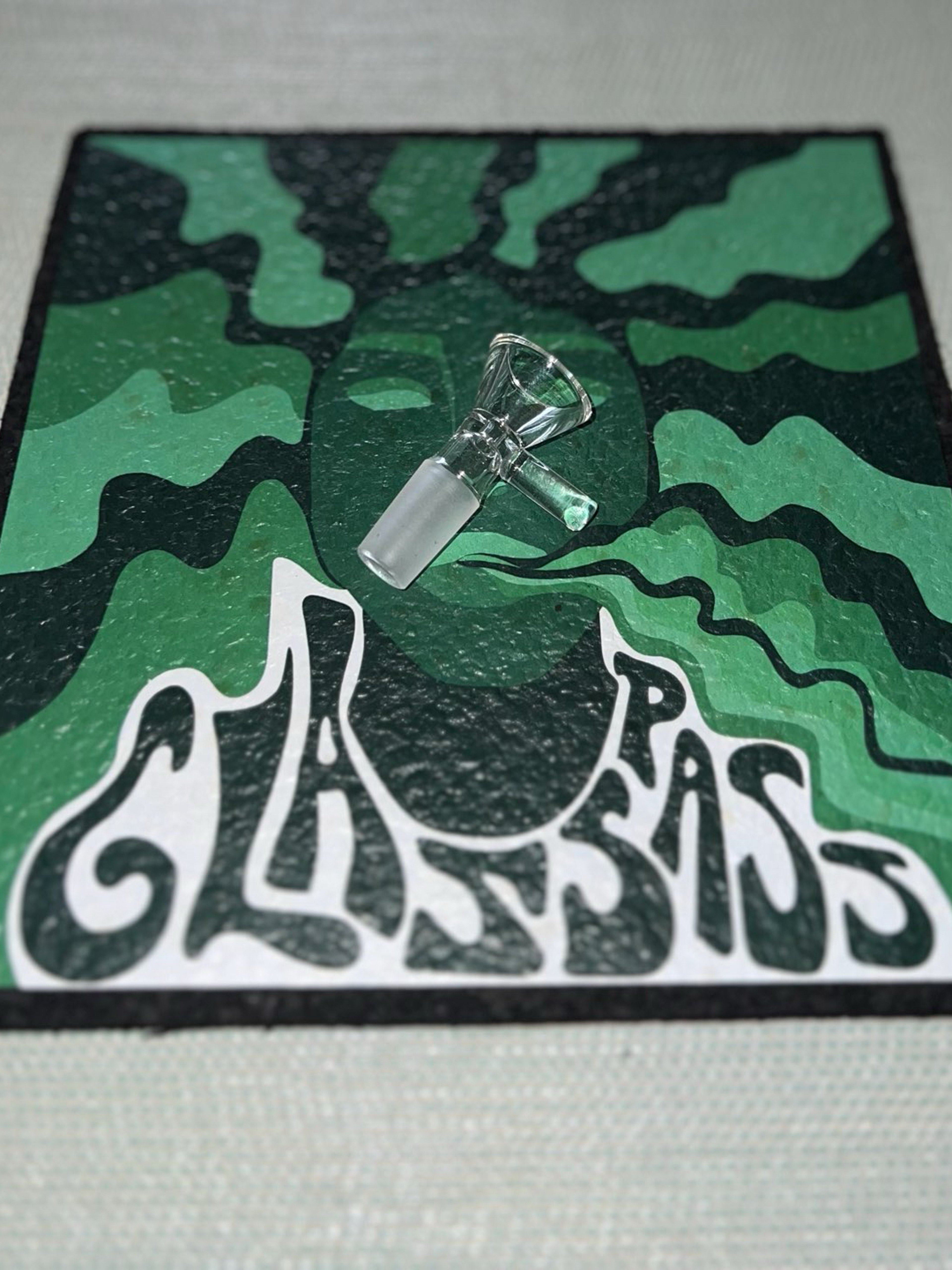 Preview pic of 14mm Clear Triangle Bowl