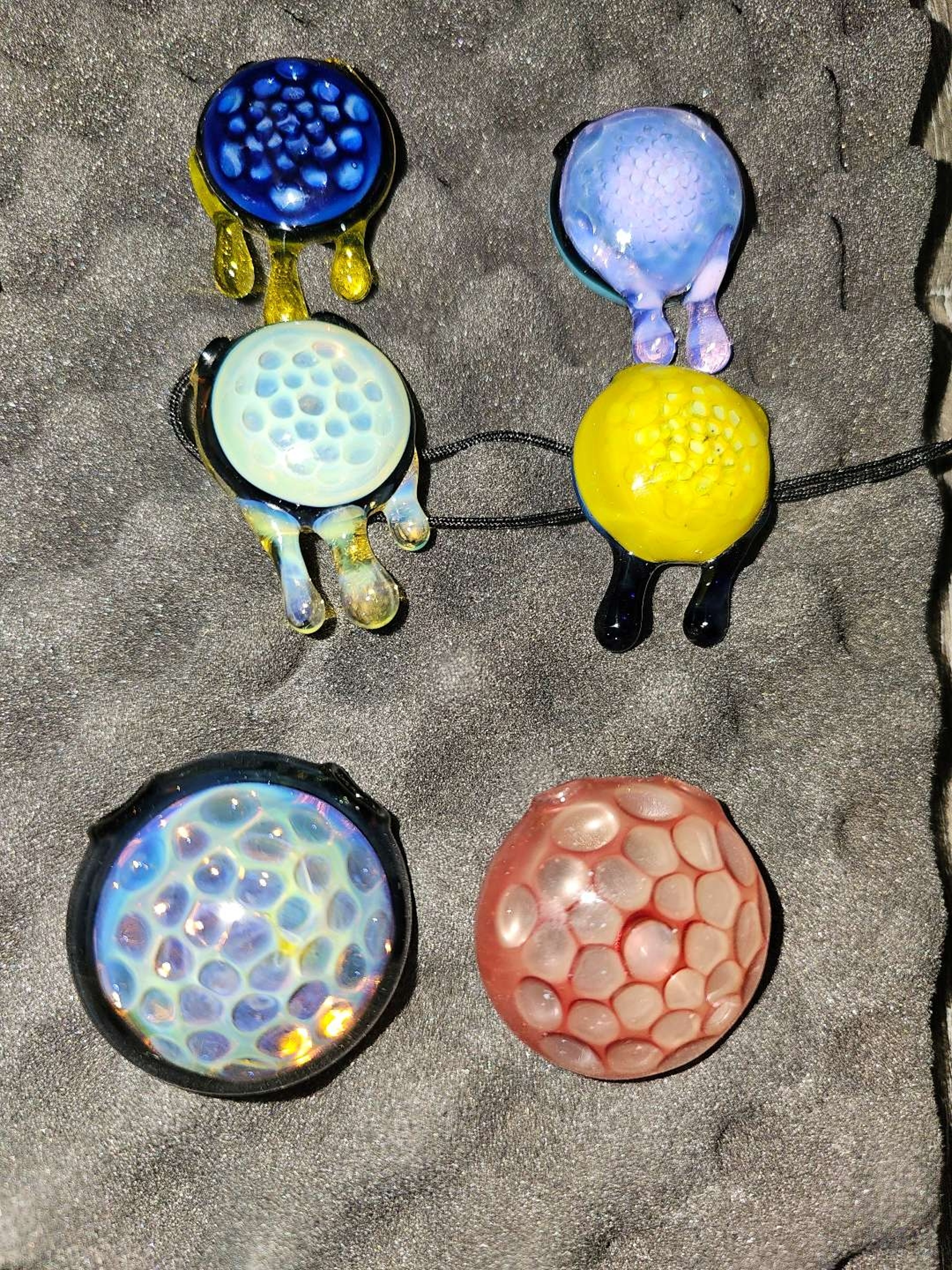 Preview pic of Honey comb pendys