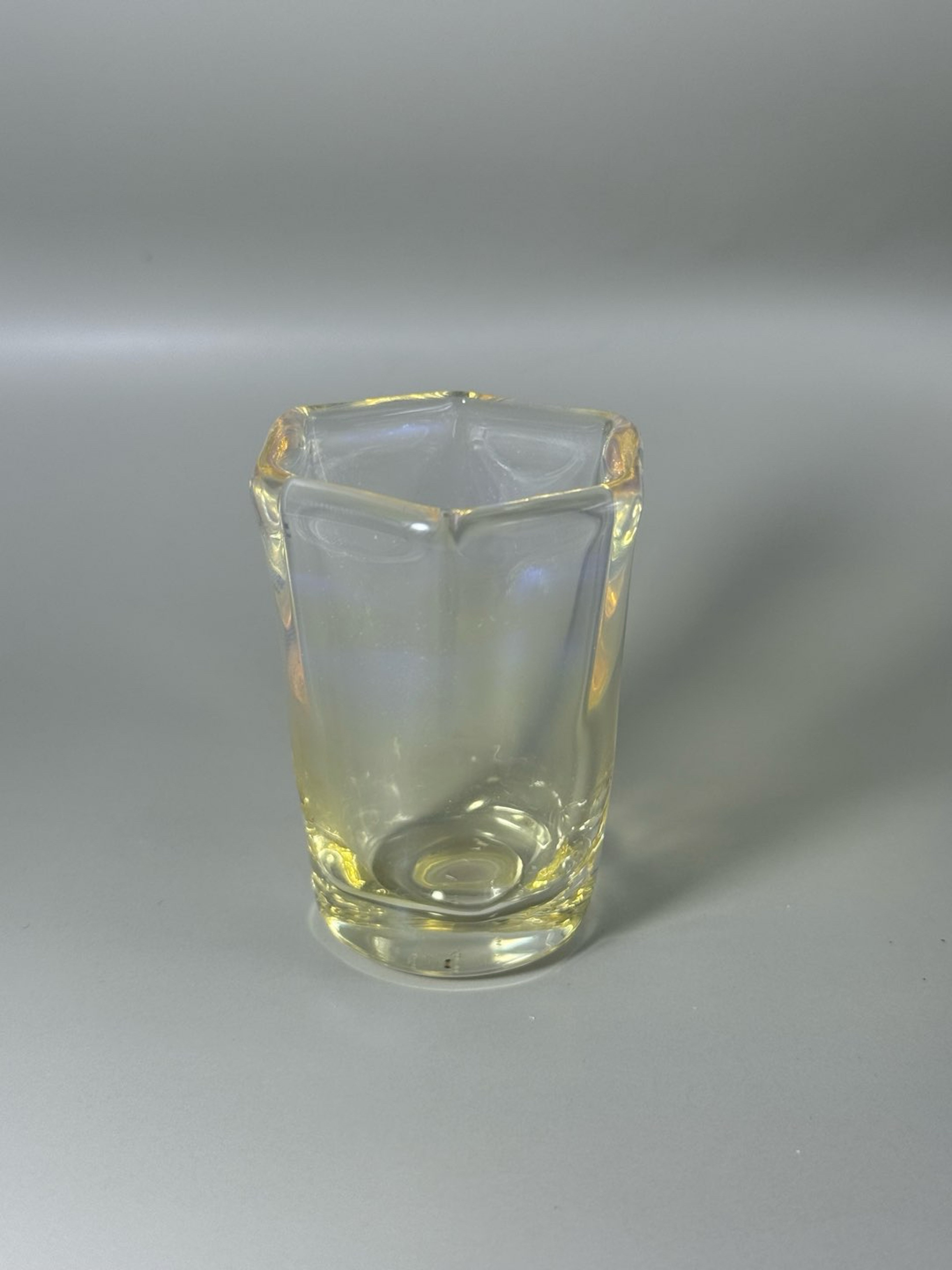 Preview pic of Gold and silver fume fin shot glass