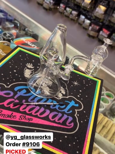 Preview pic of YG glassworks lava lamp