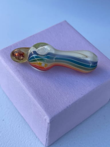 Preview pic of Rainbow pendant pipe