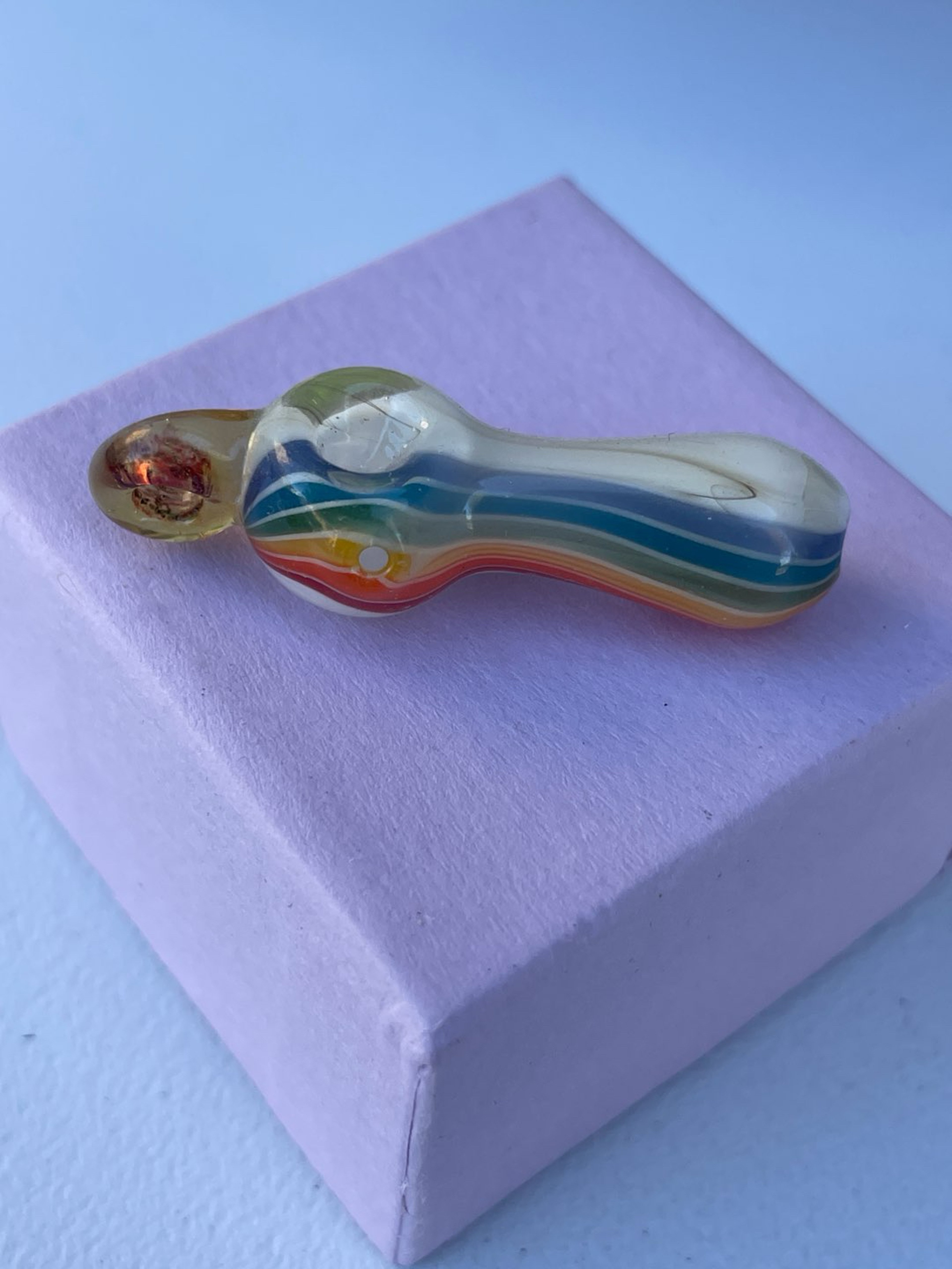Preview pic of Rainbow pendant pipe