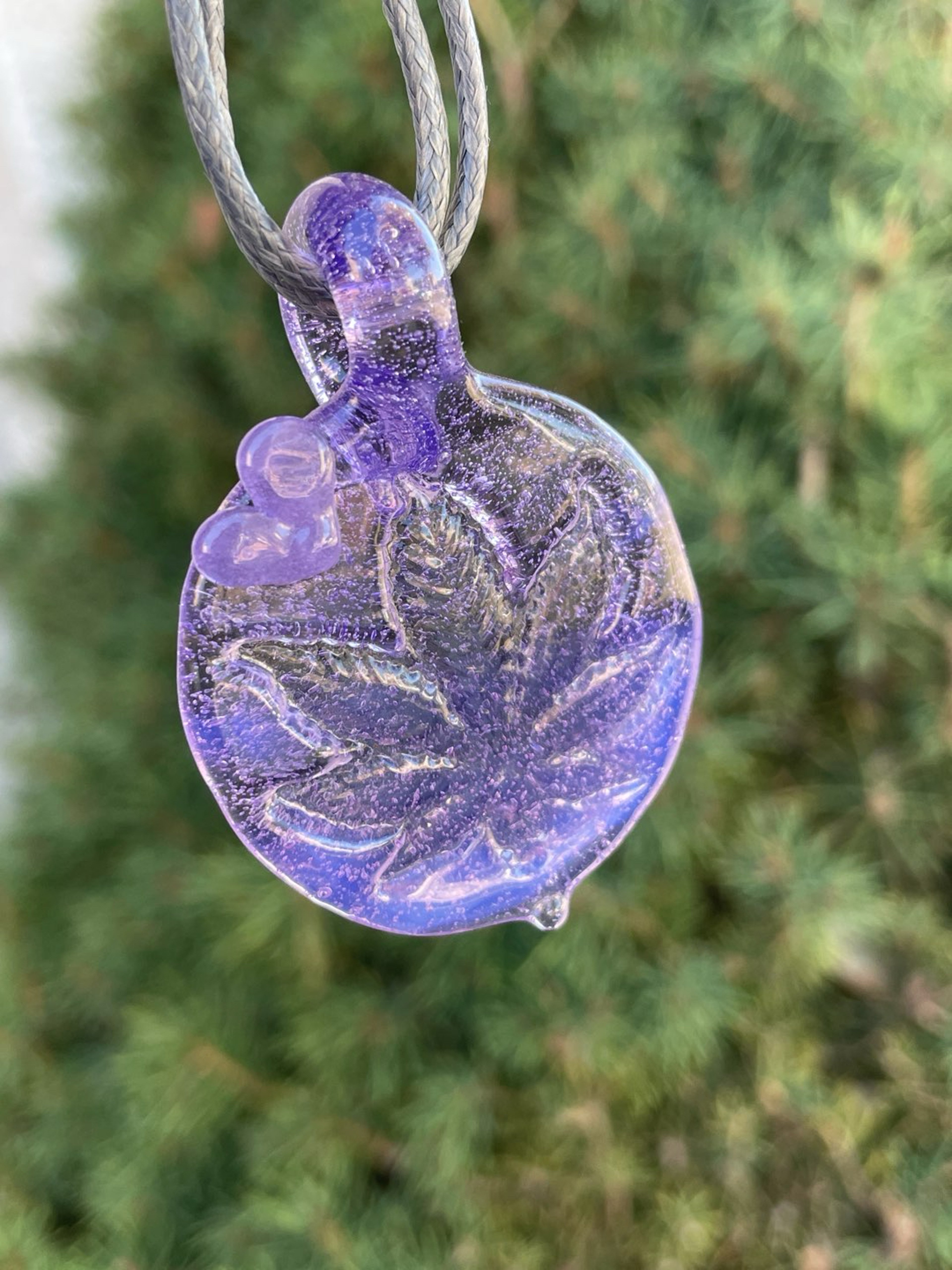 Preview pic of Purple pendant with heart and leaf
