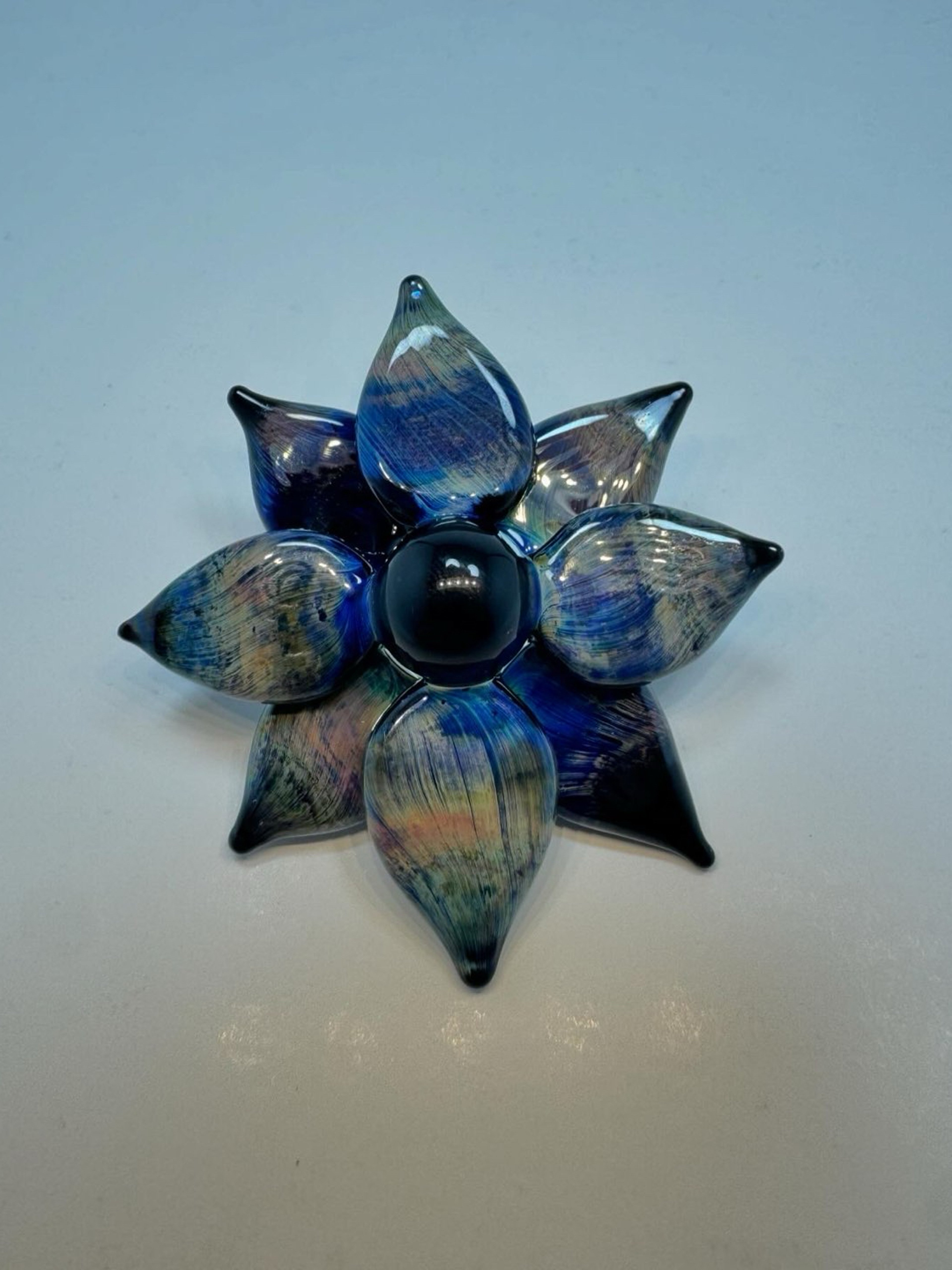 Flower pendant image 0