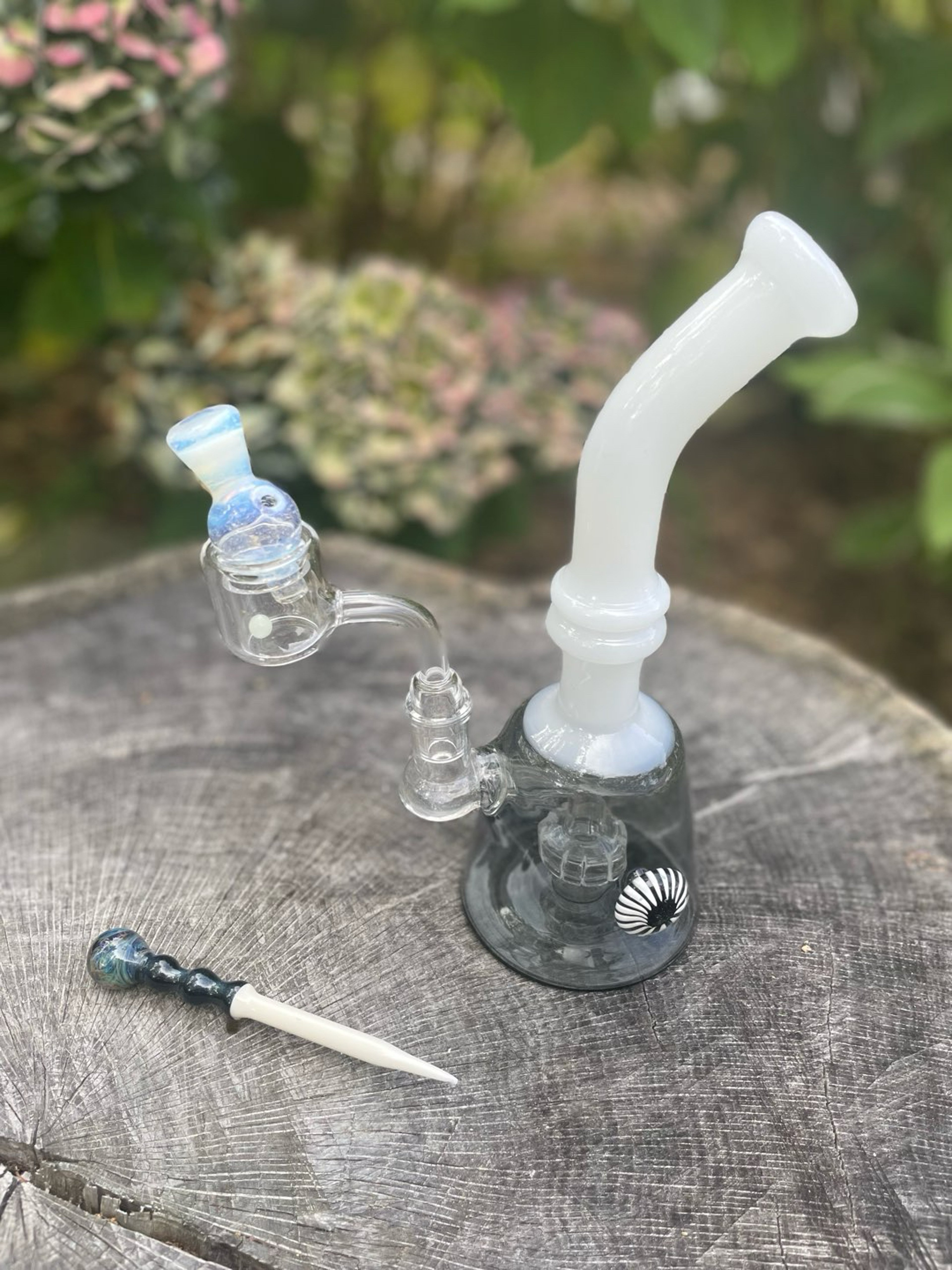 Preview pic of Rig set with handblown bubble cap, handblown pick, banger & body included