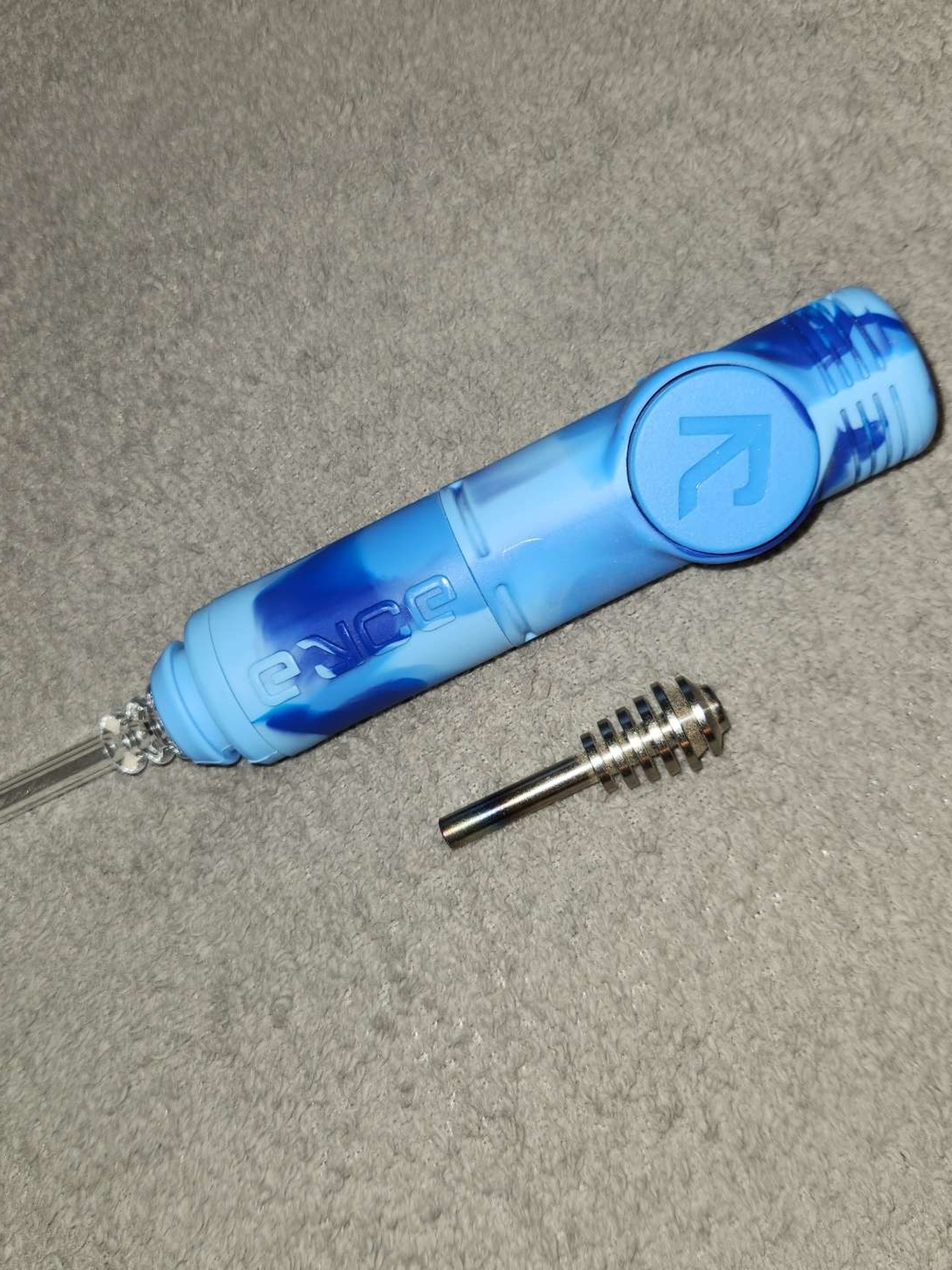 Preview pic of Eyce Nectar collector with quartz tip