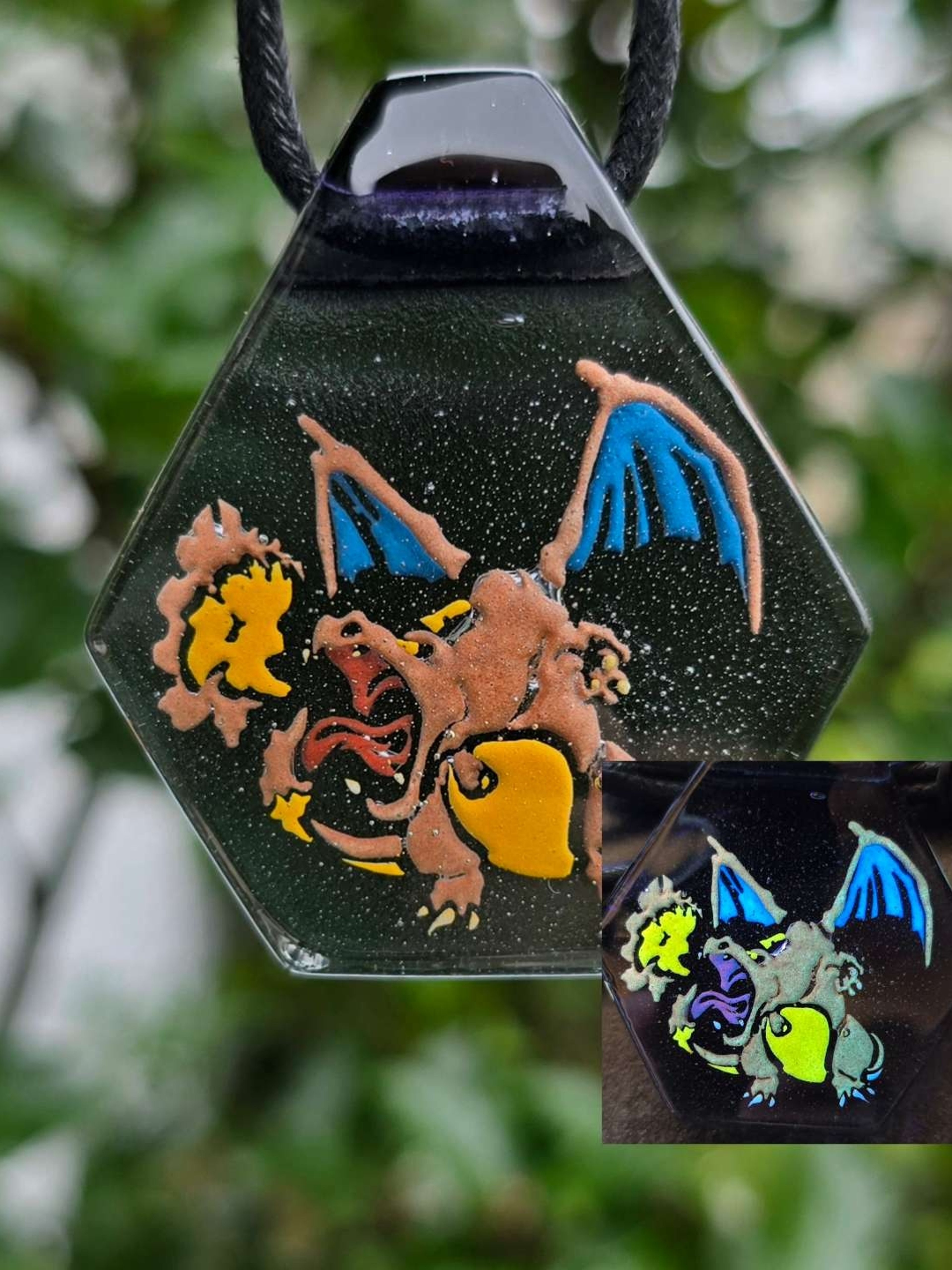 Preview pic of Charizard Glow Pendant