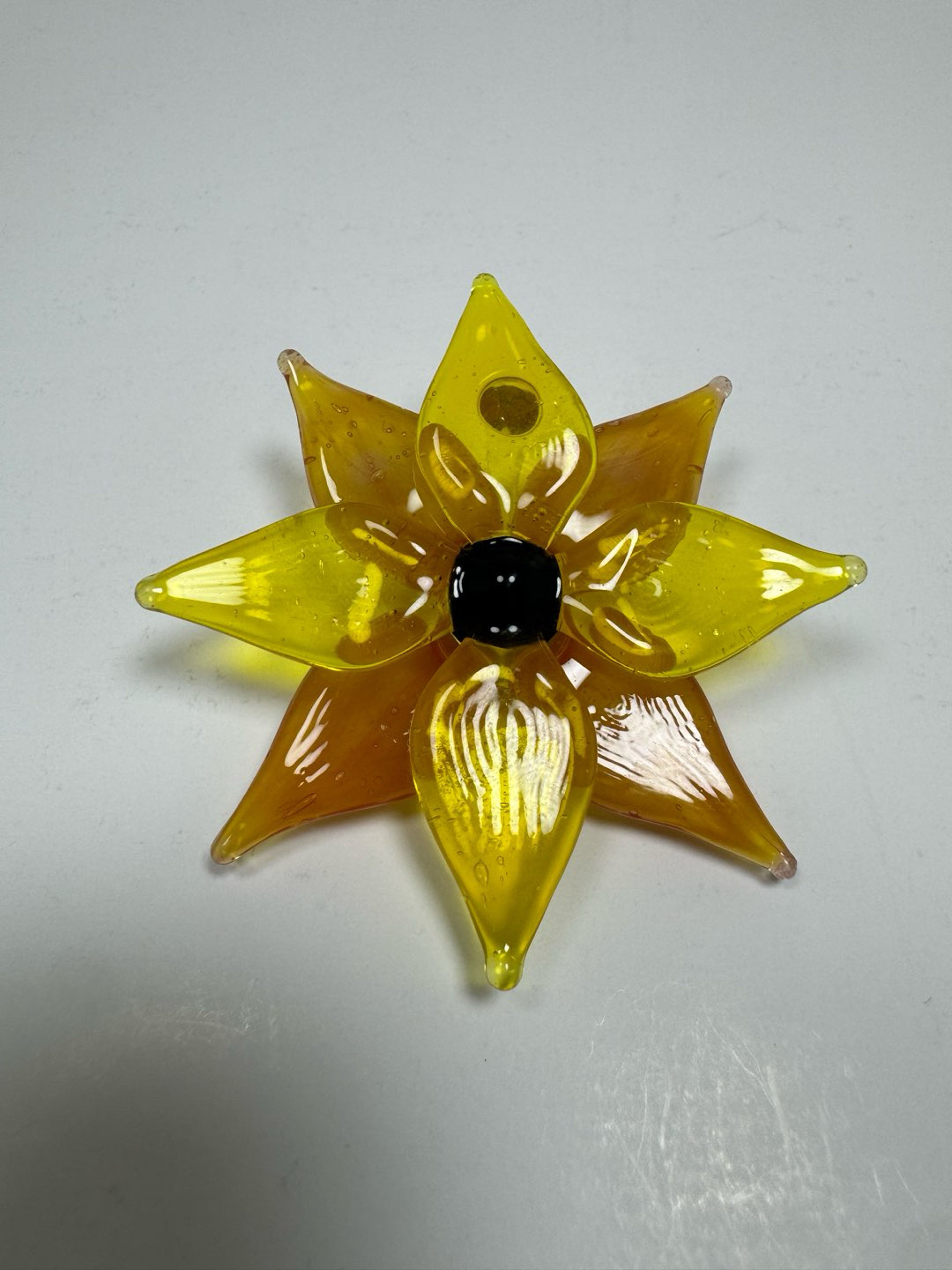 Preview pic of Flower pendant