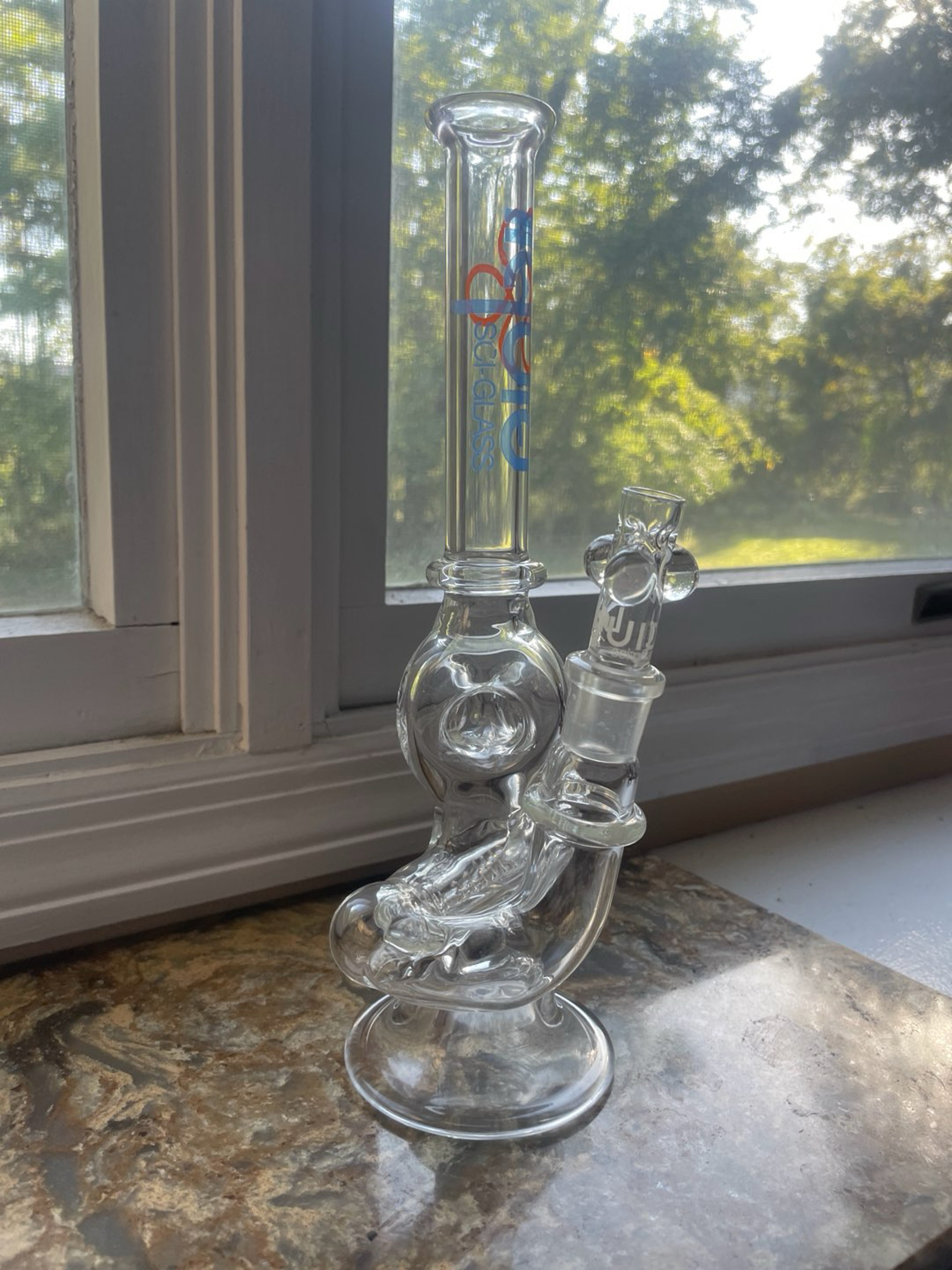 Preview pic of Liquid sci-glass strait menorah perk bong
