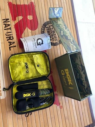 Preview pic of RARE** DGK x Gpen Vape