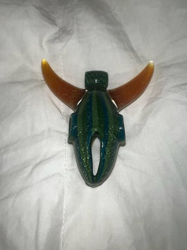 Preview pic of Darby skull pendant