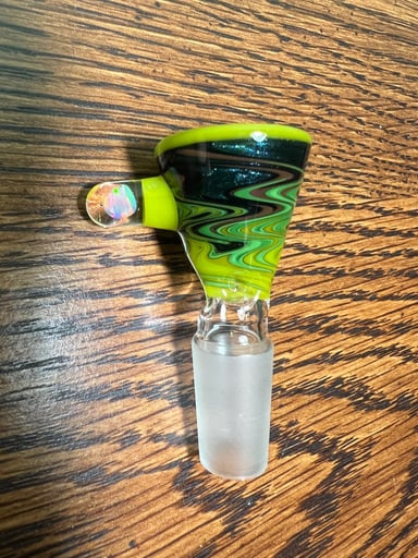 Preview pic of Bhomb bhomb glass 14mm slide