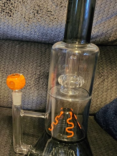Preview pic of Hemper Volcano XL Bong 13"