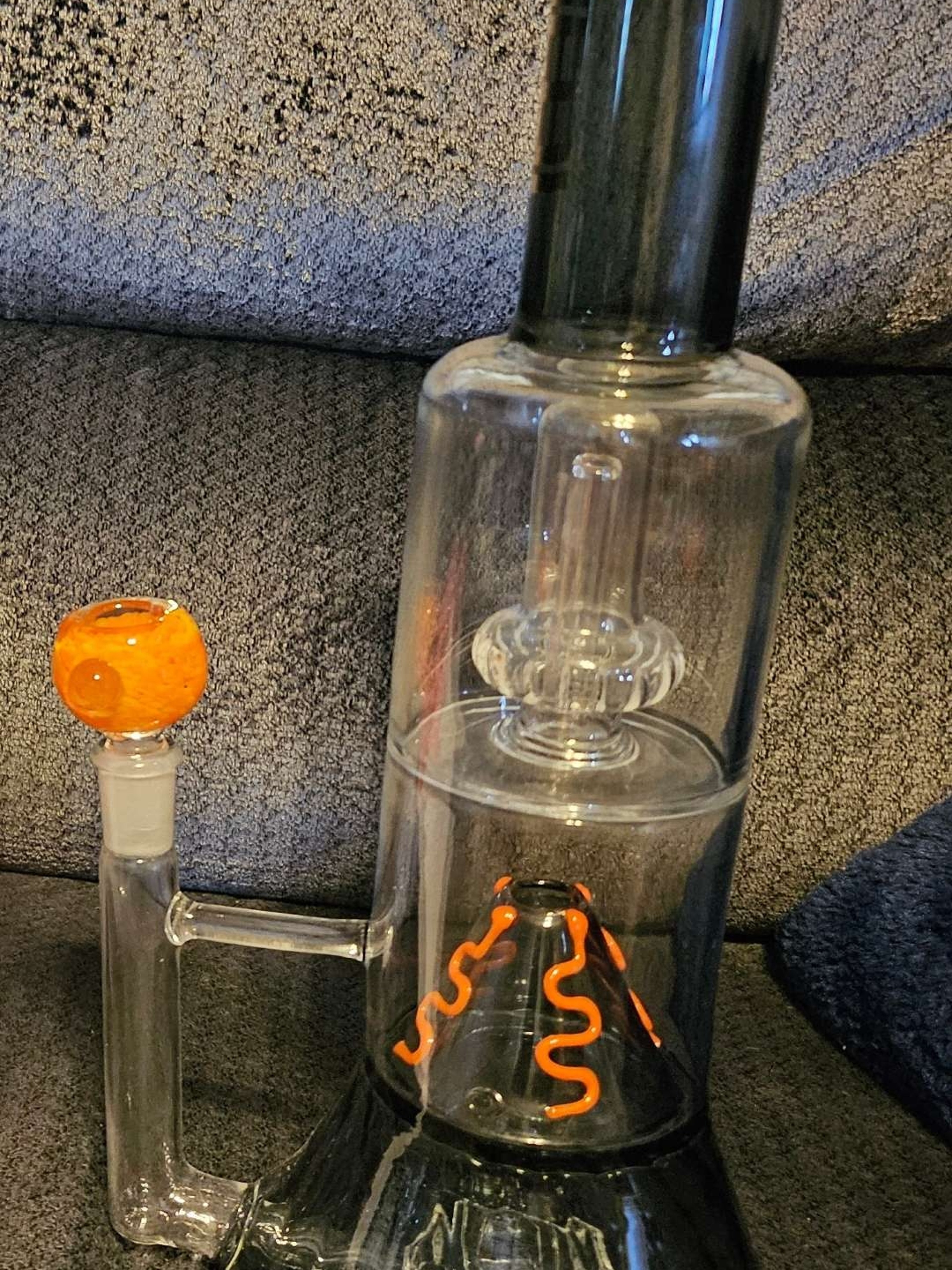 Preview pic of Hemper Volcano XL Bong 13"