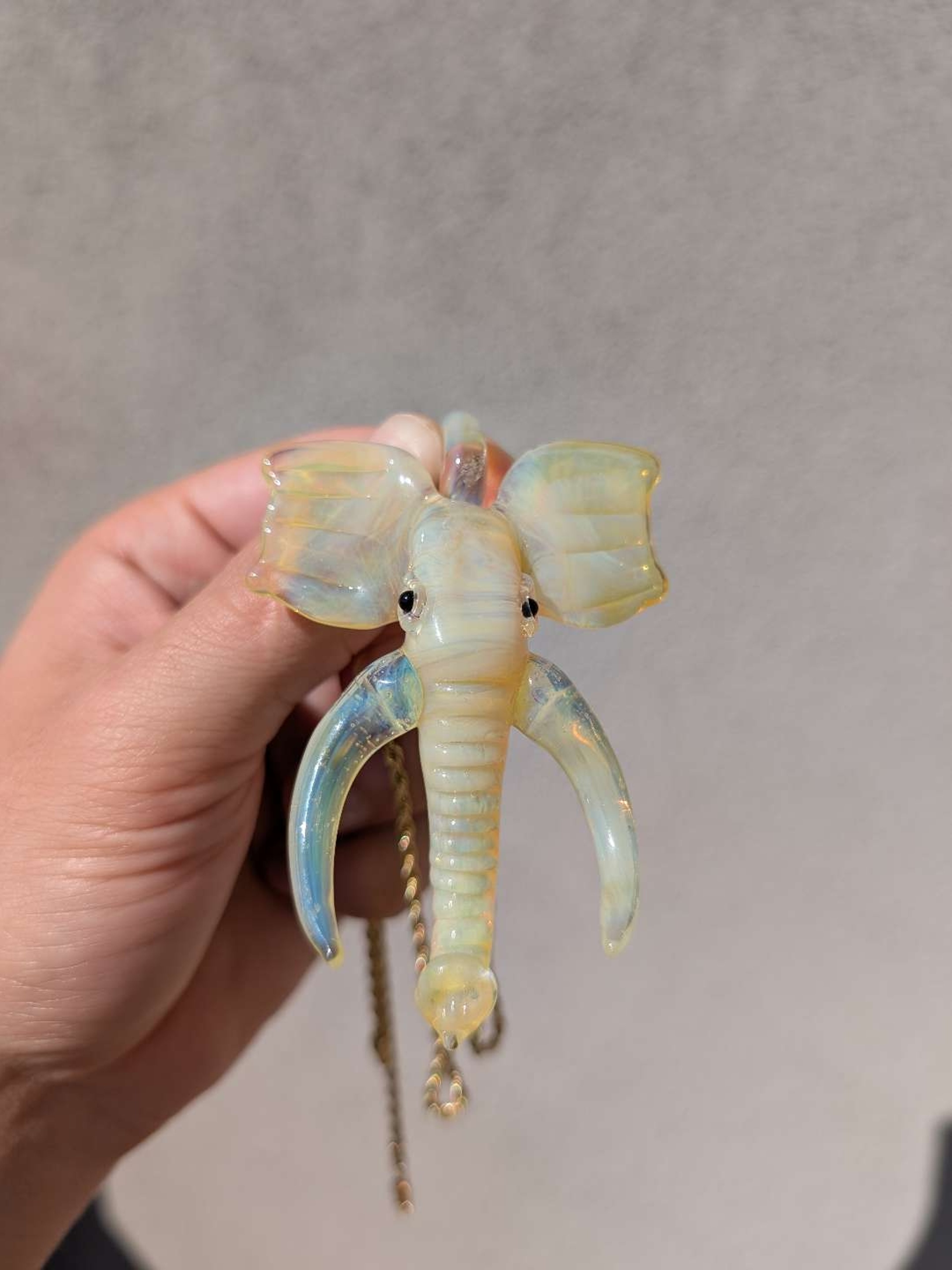 Preview pic of Elephant head pendant