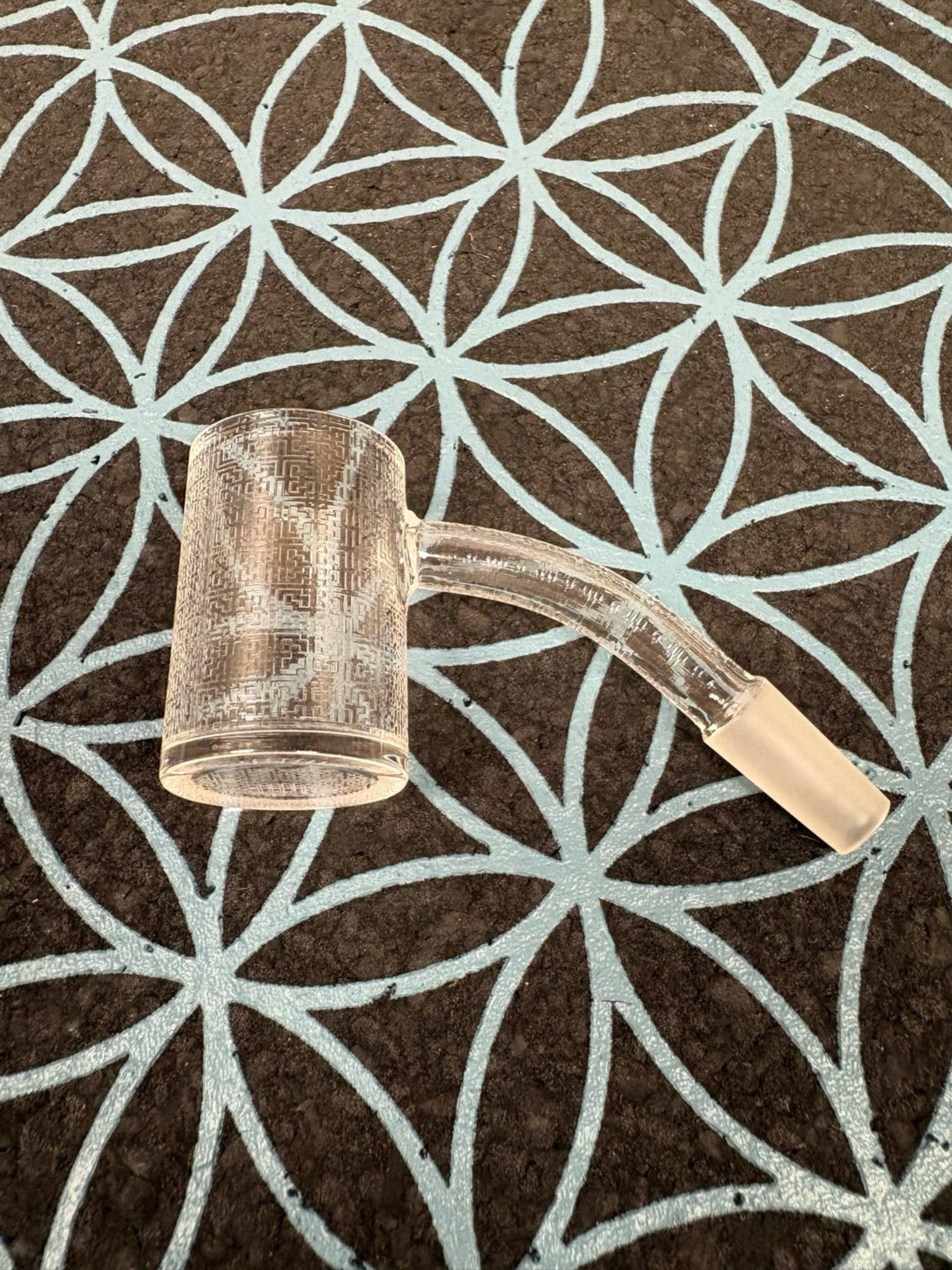 Preview pic of Quave tessellated quartz banger 10mm 45