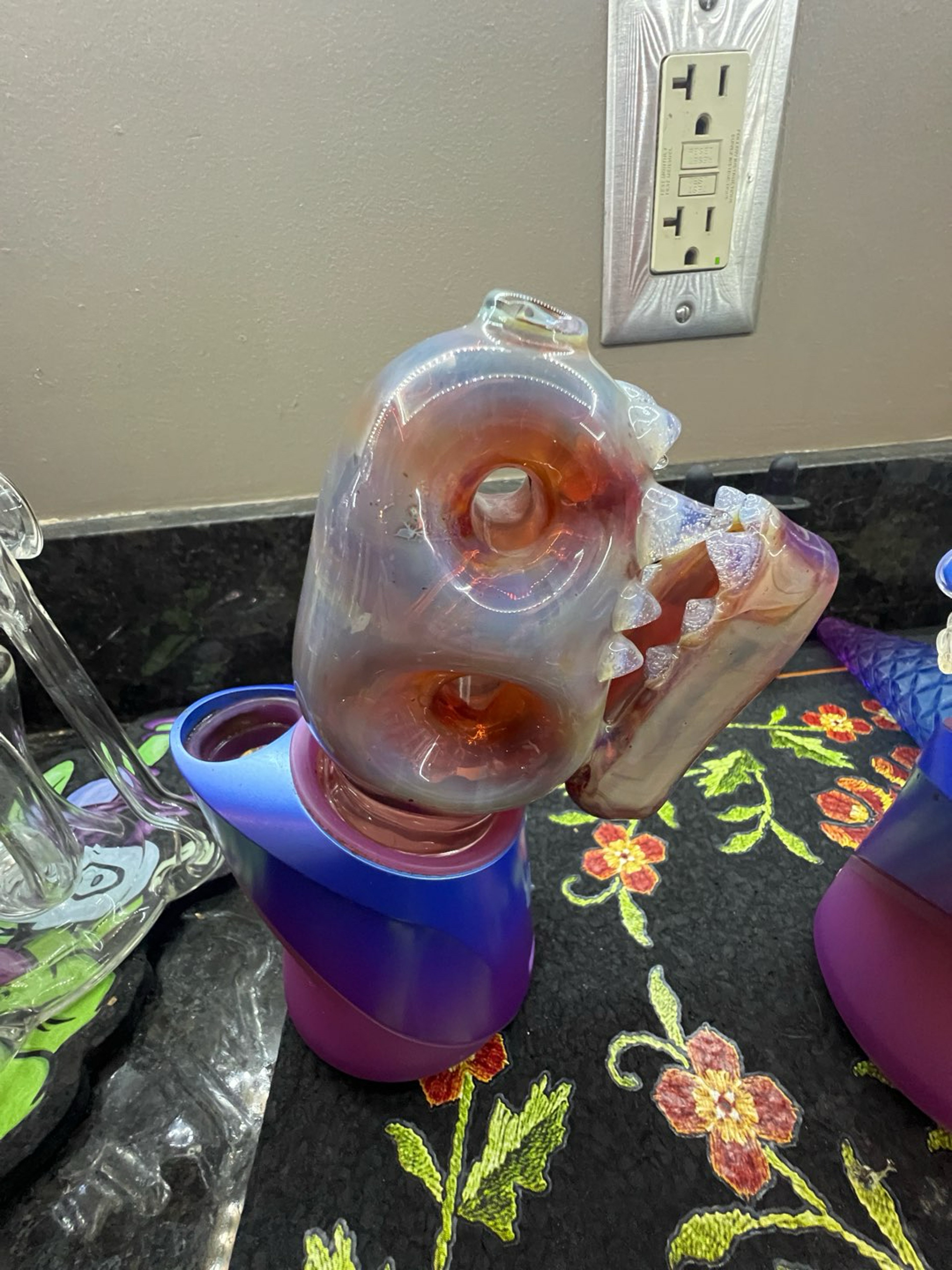 Preview pic of Enuff Dino head puffco top