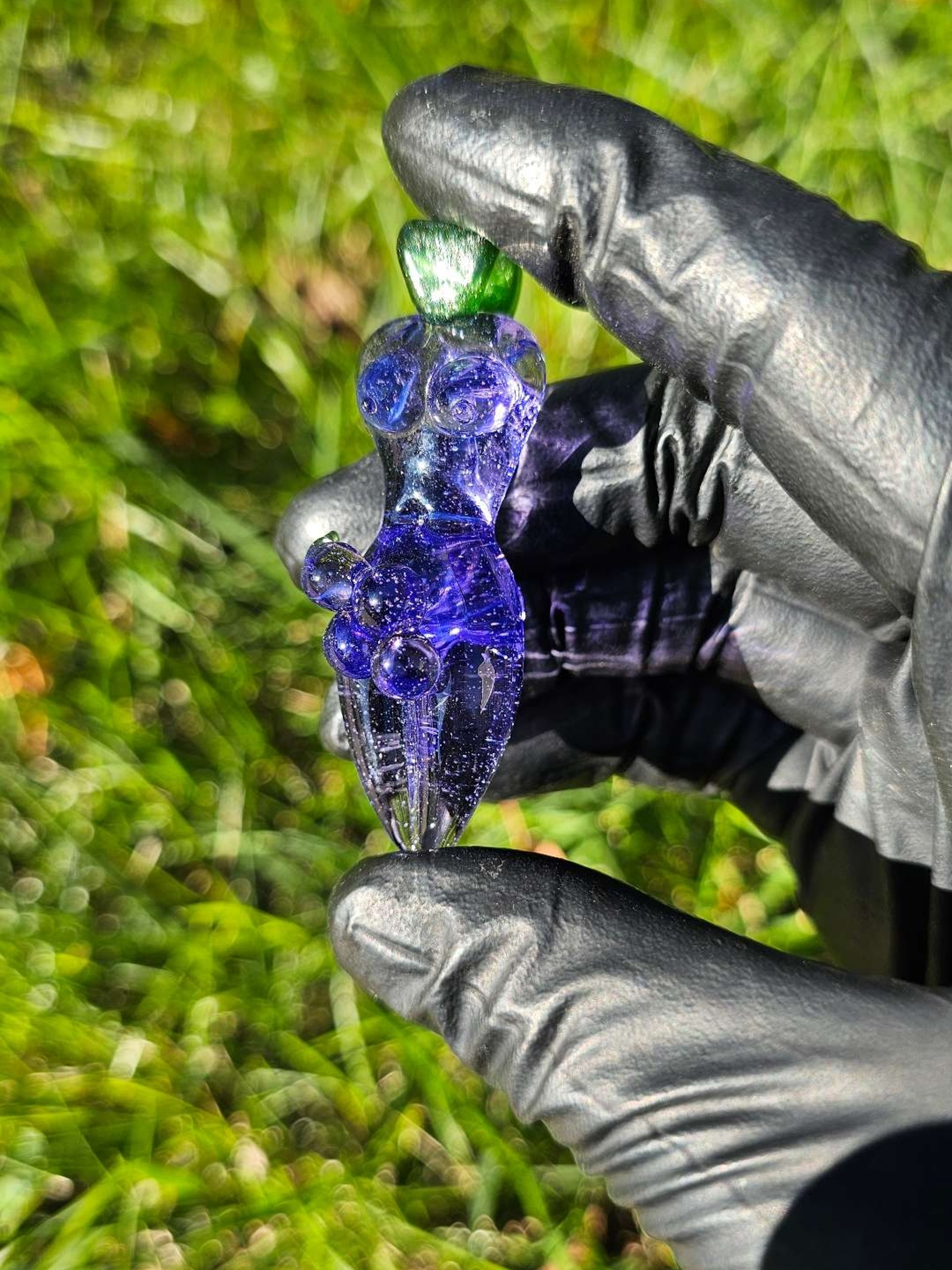 Preview pic of Grape Lady pendant