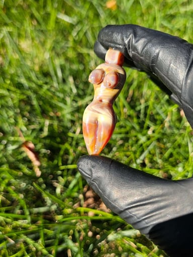 Preview pic of Carmel lady pendant