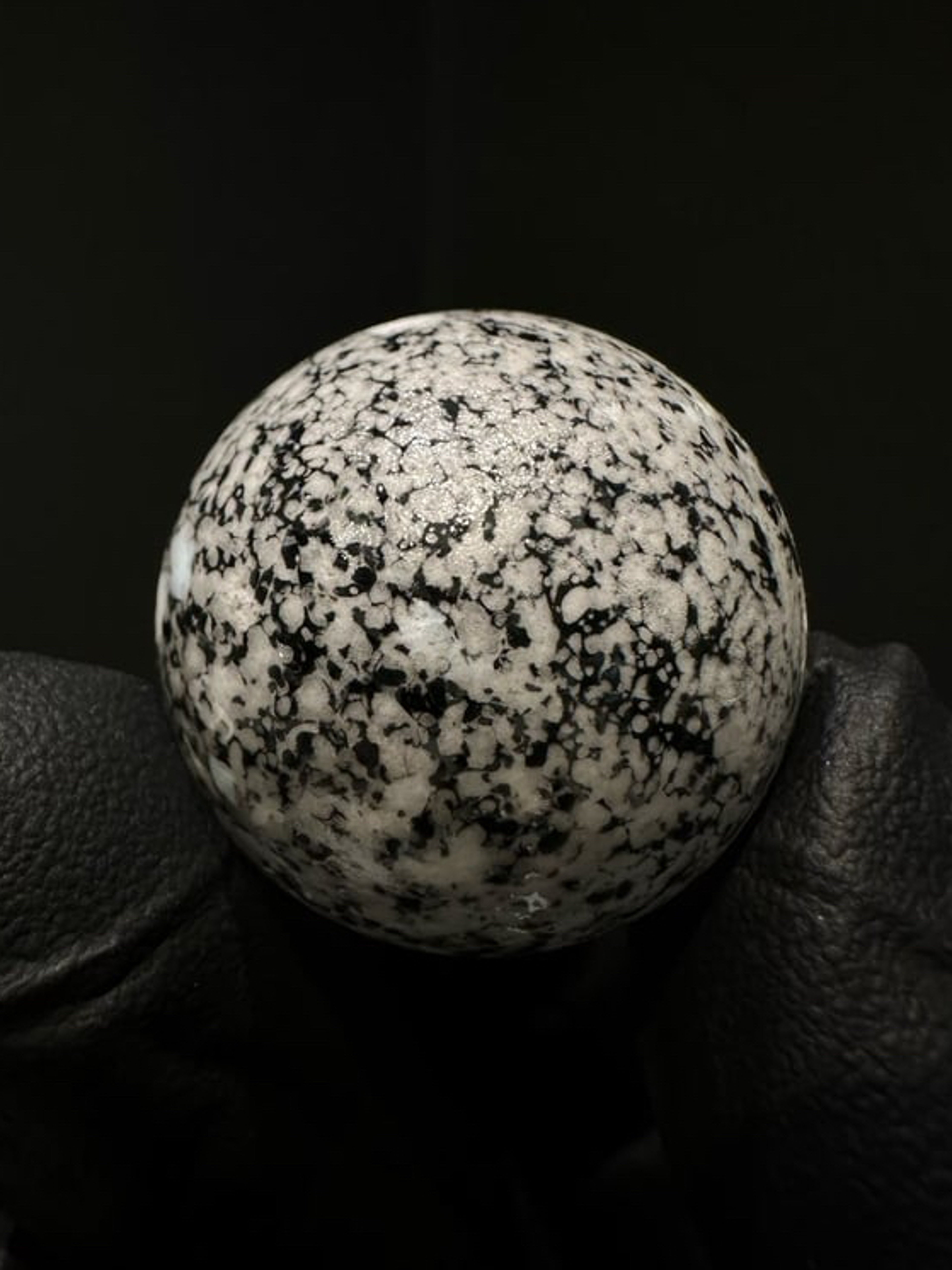 Preview pic of Boywithglass marble