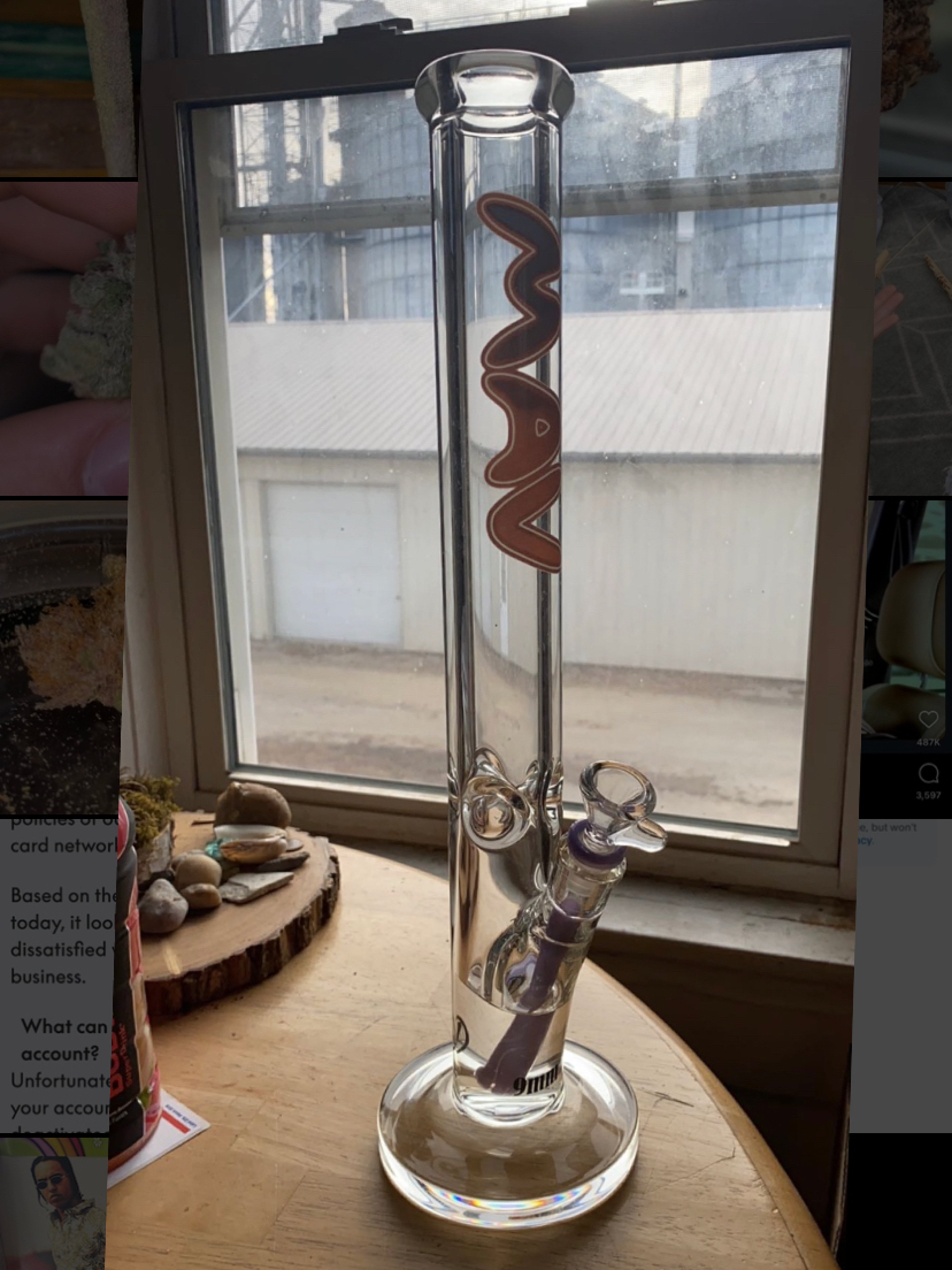 Preview pic of Mav straight pipe bong