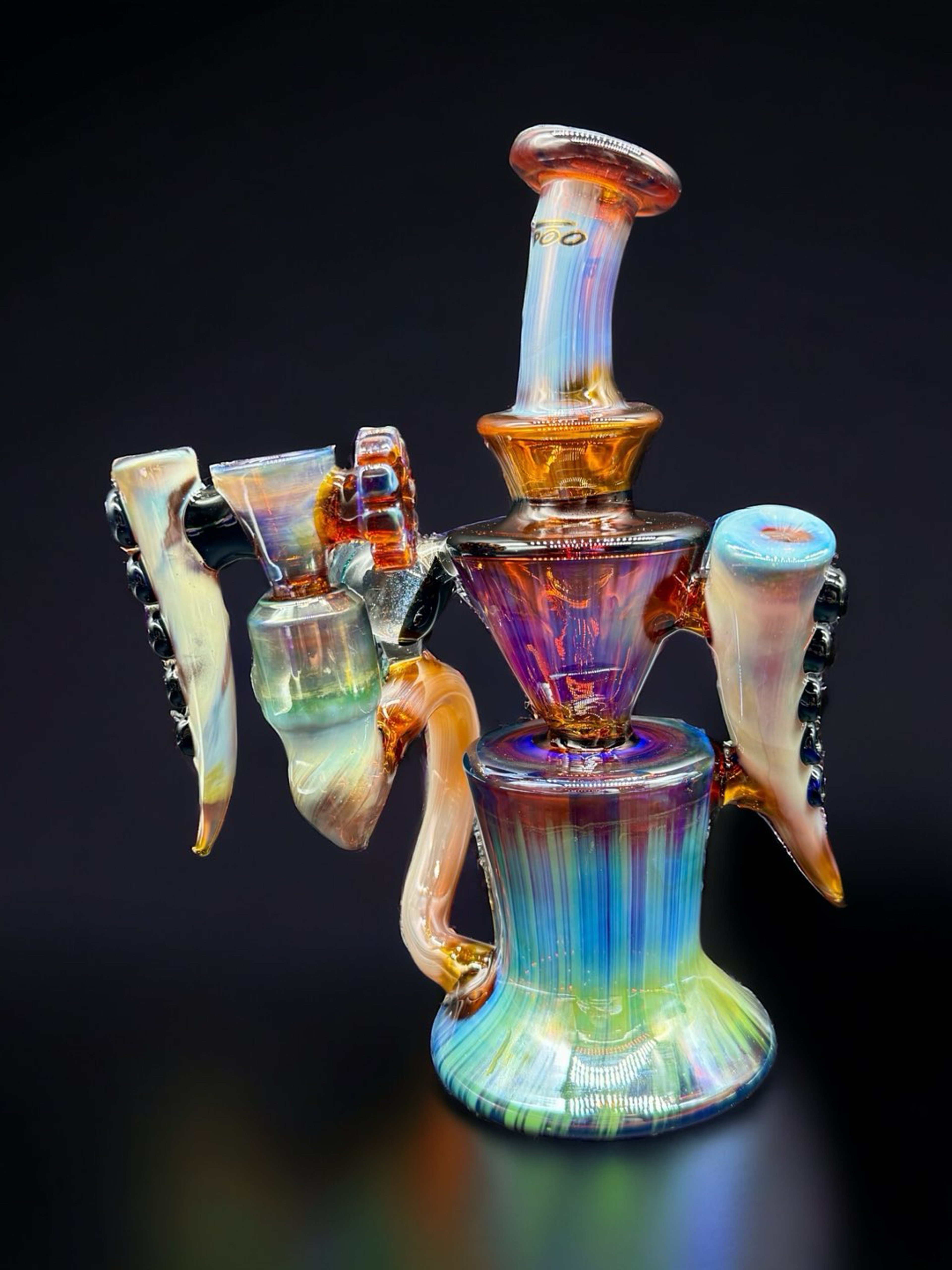 Preview pic of Unique Glass Art Bong 9"