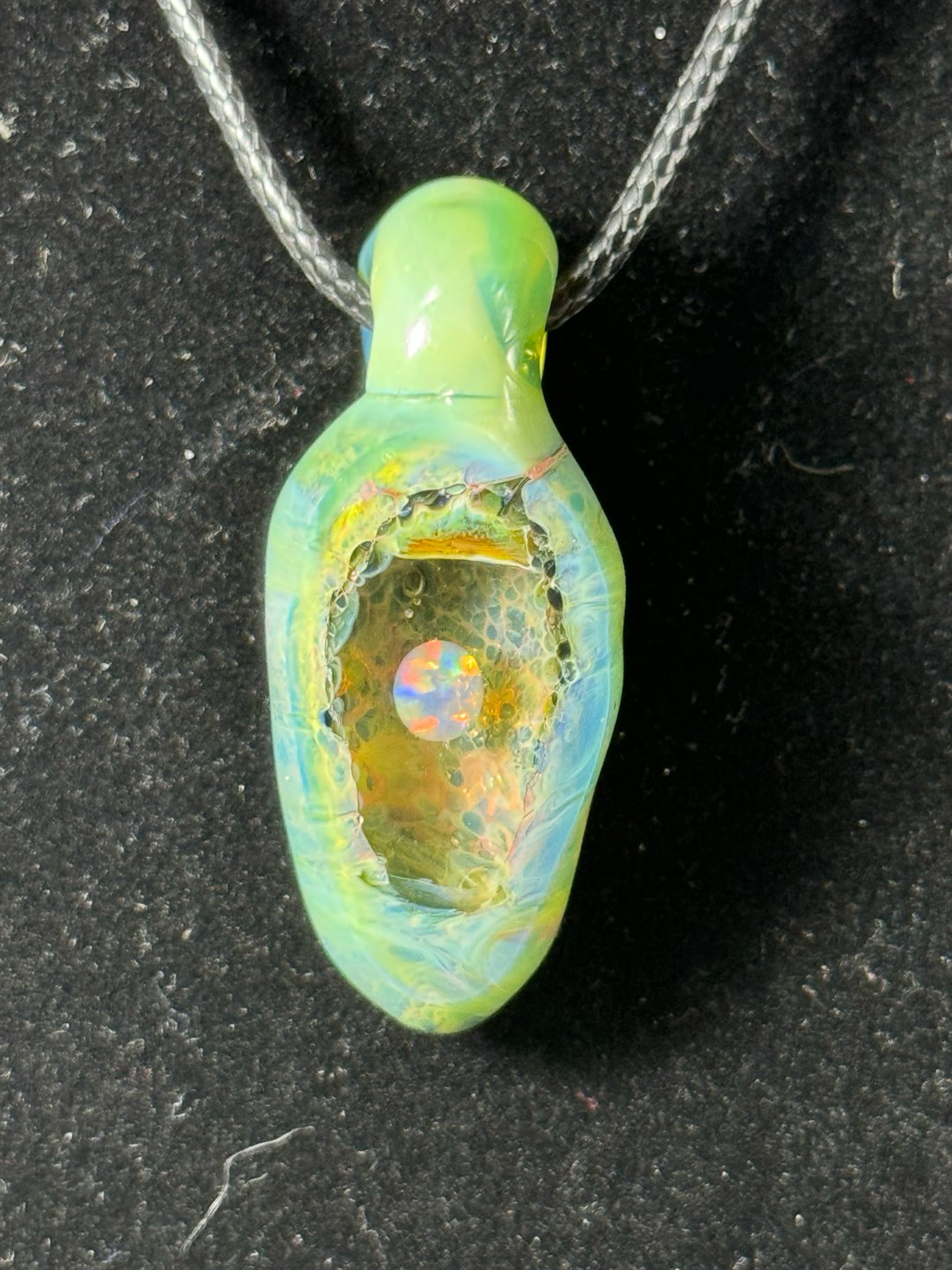 Preview pic of Geode opal pendant with circle shaped opal