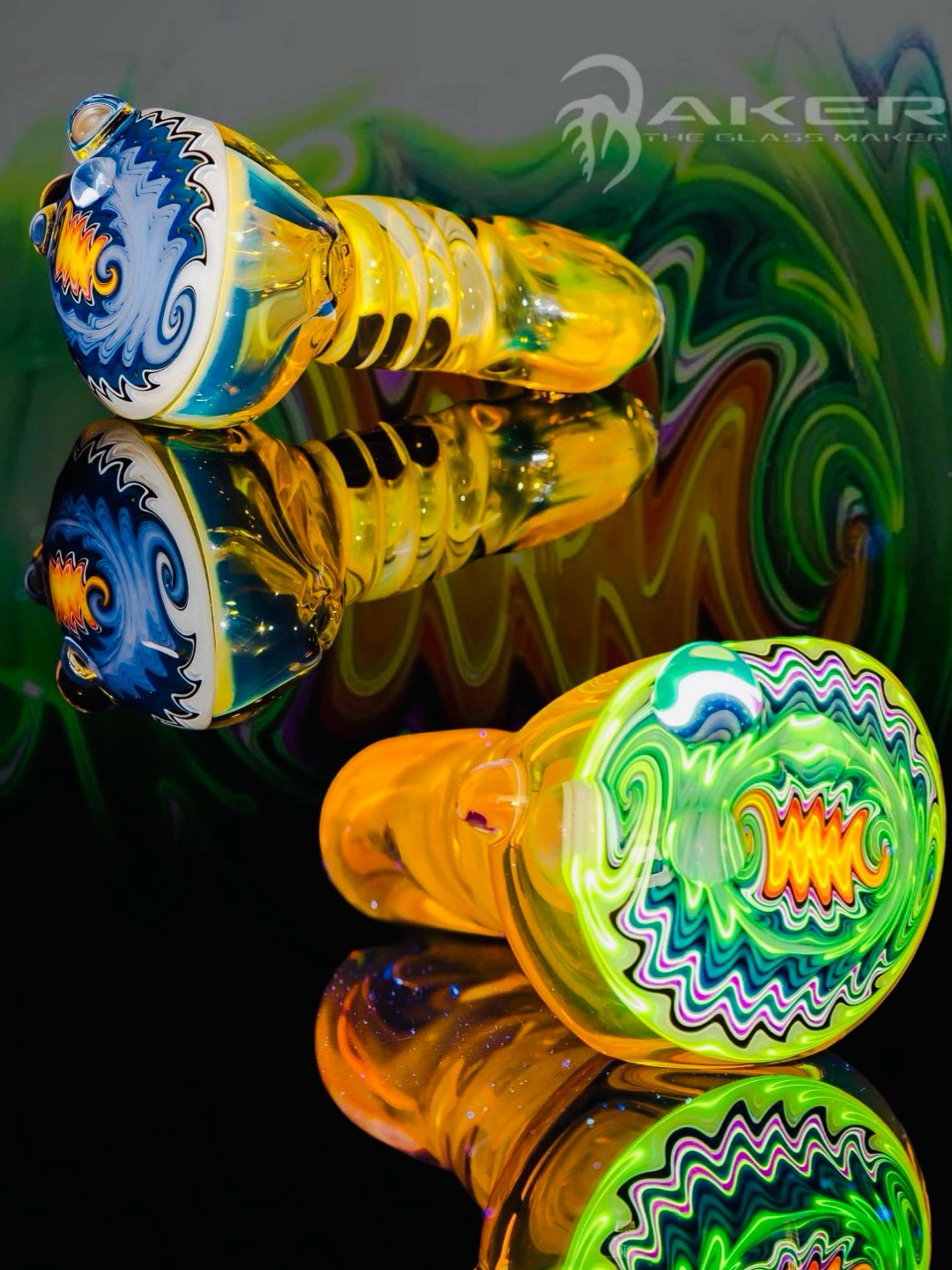 Preview pic of 🔥*Rare* 🔥Heady Baker Glass Gold Fumed Twist UV Wigwags *see Descripton *🔥
