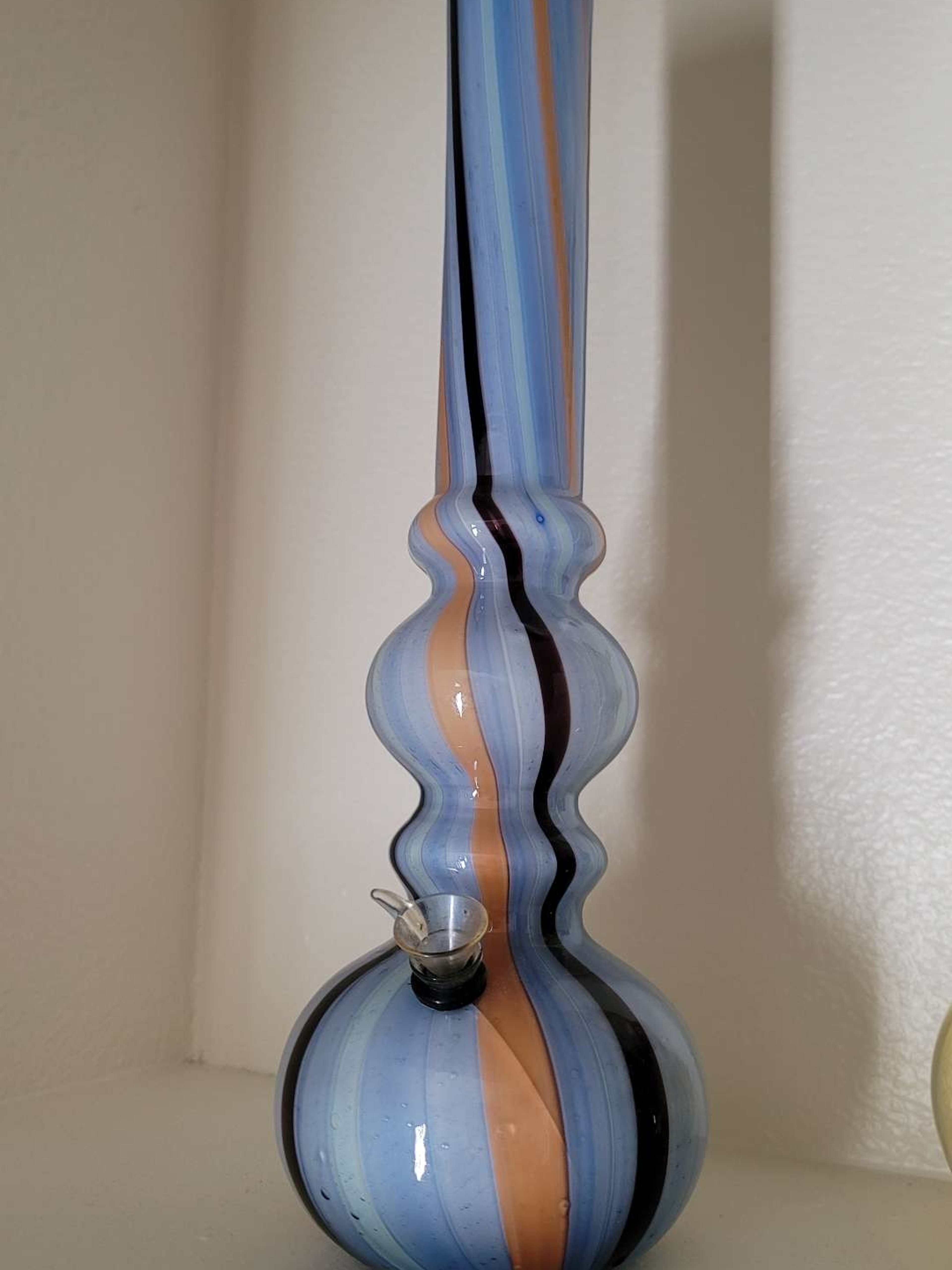 Preview pic of Classic Tall Bong