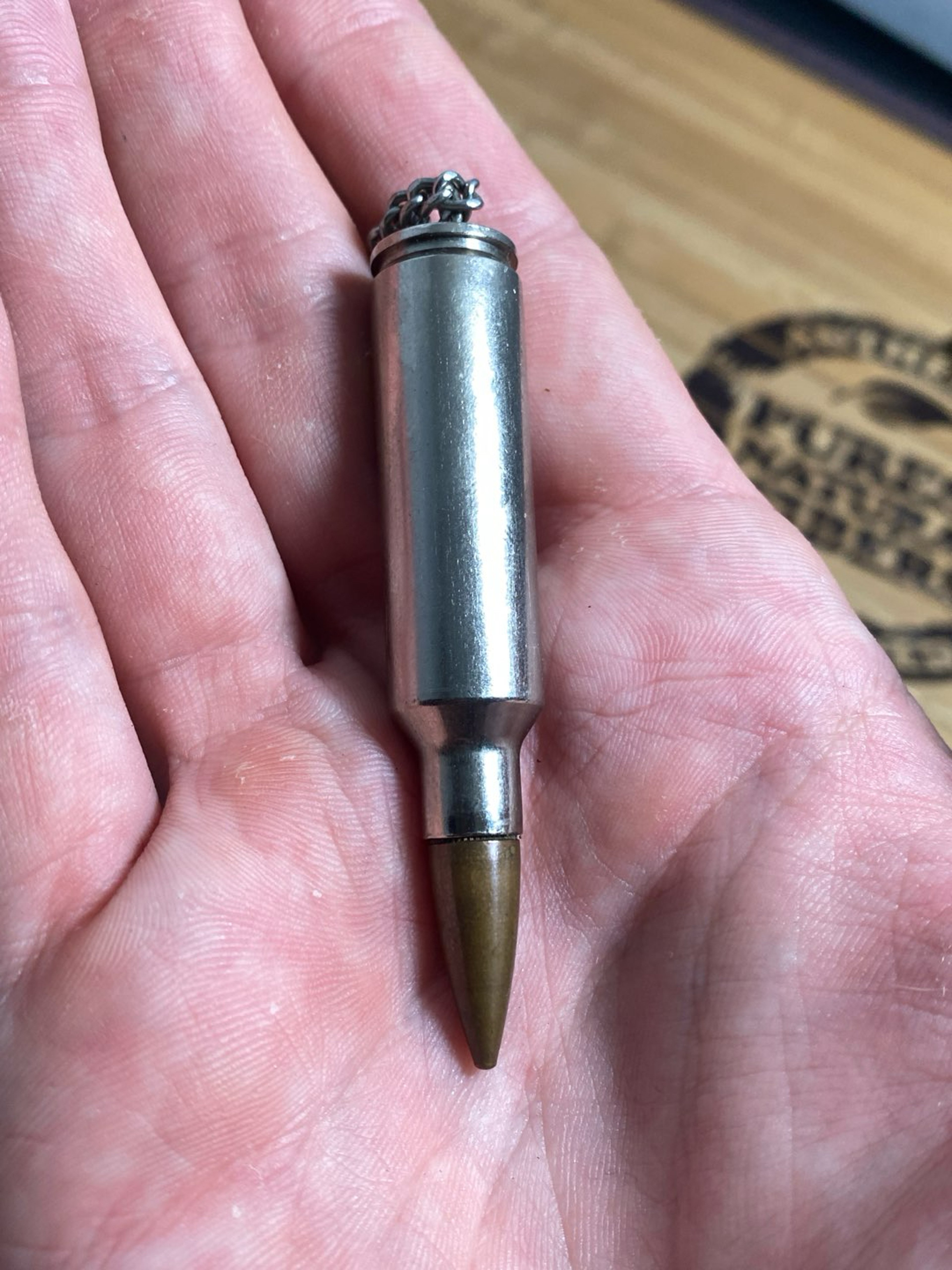 Preview pic of 300 WINMAG PENDANT