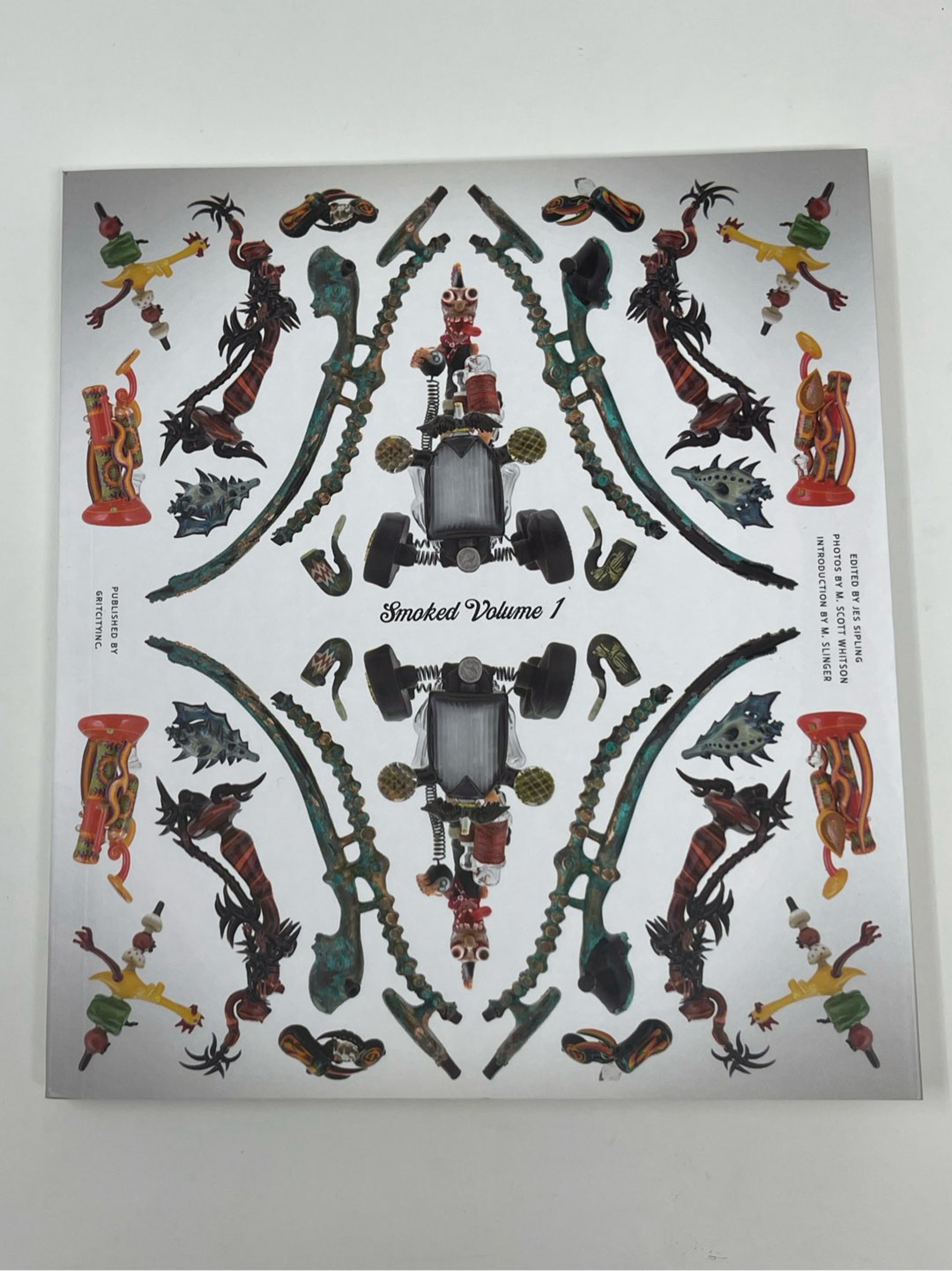 Preview pic of Smoked Volume 1 glass art book
