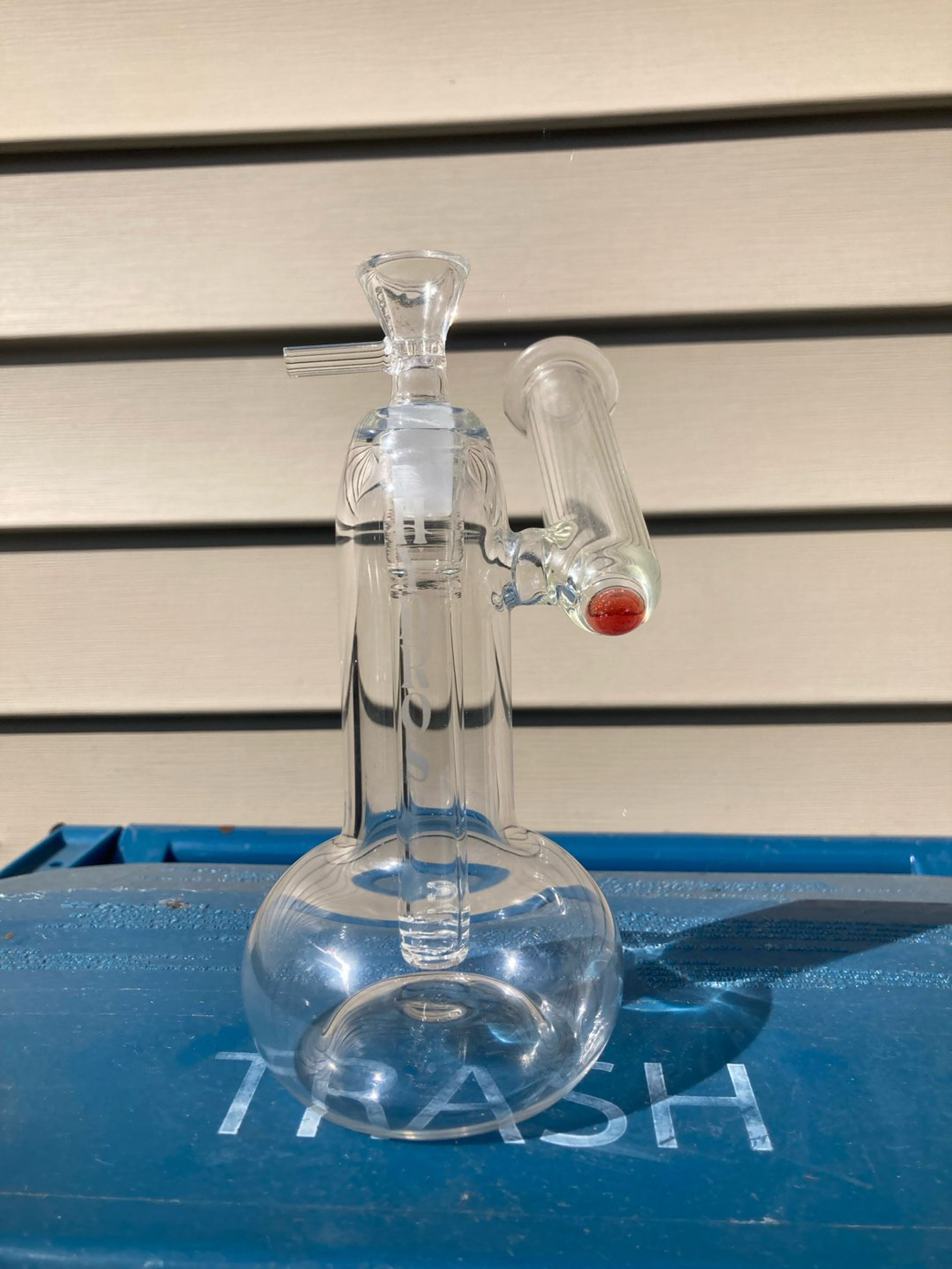 Preview pic of Hydros Glass