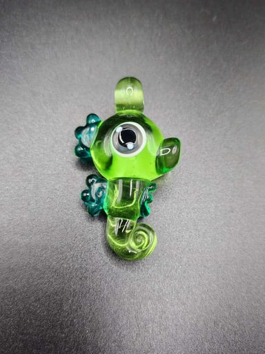 Preview pic of Seahorse pendant