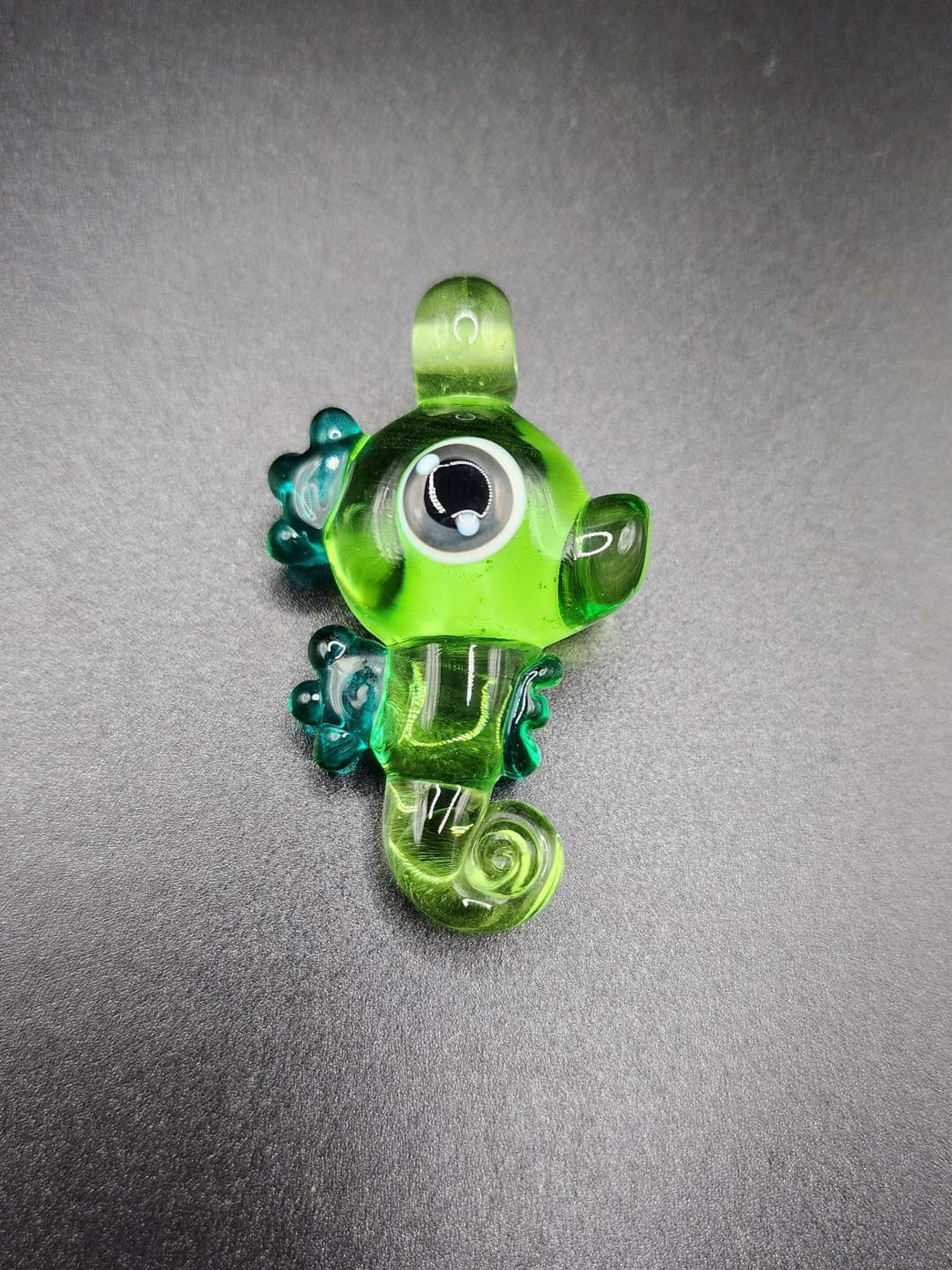 Preview pic of Seahorse pendant